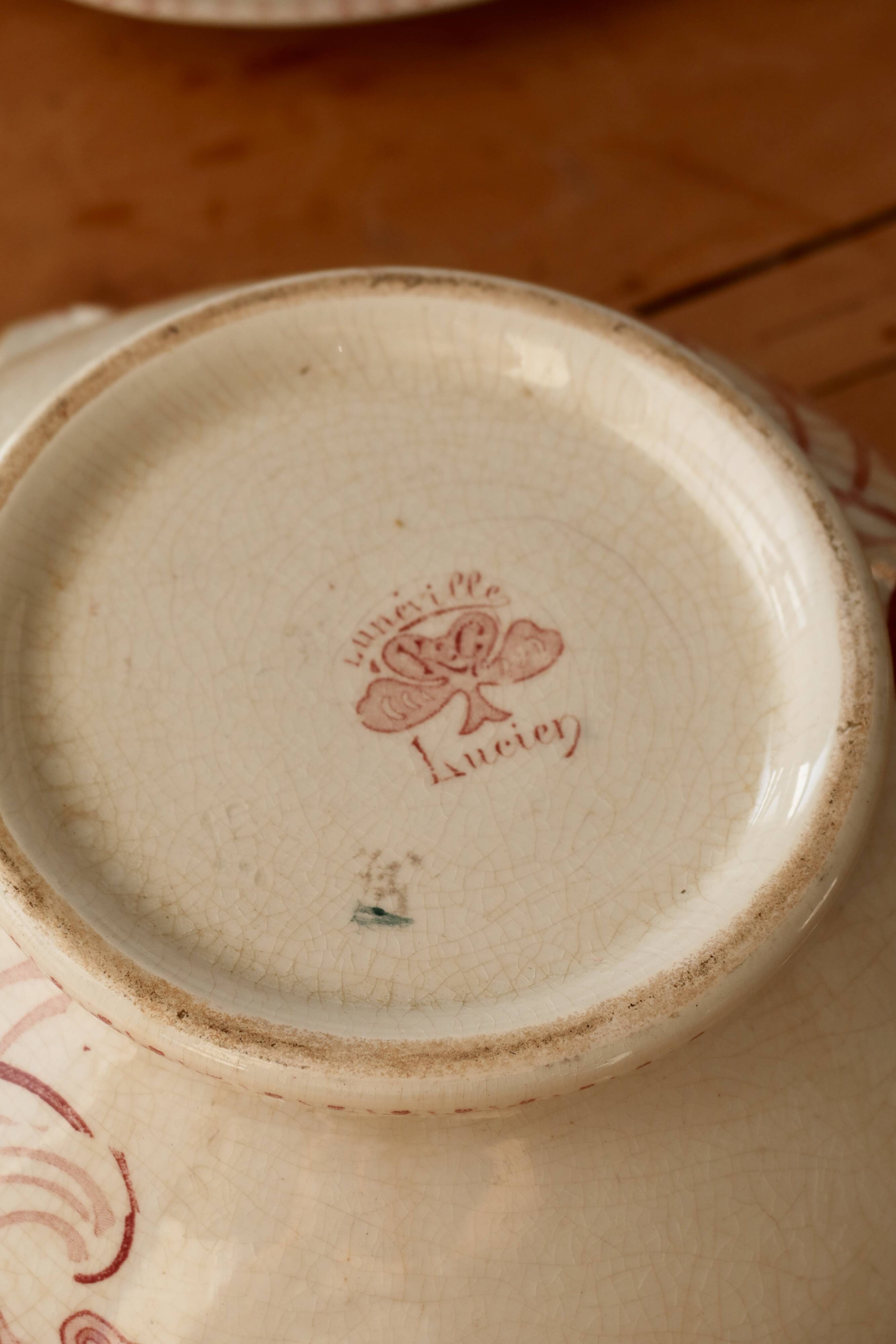 Soupière antique terre de fer rouge modèle Lucien Lunéville