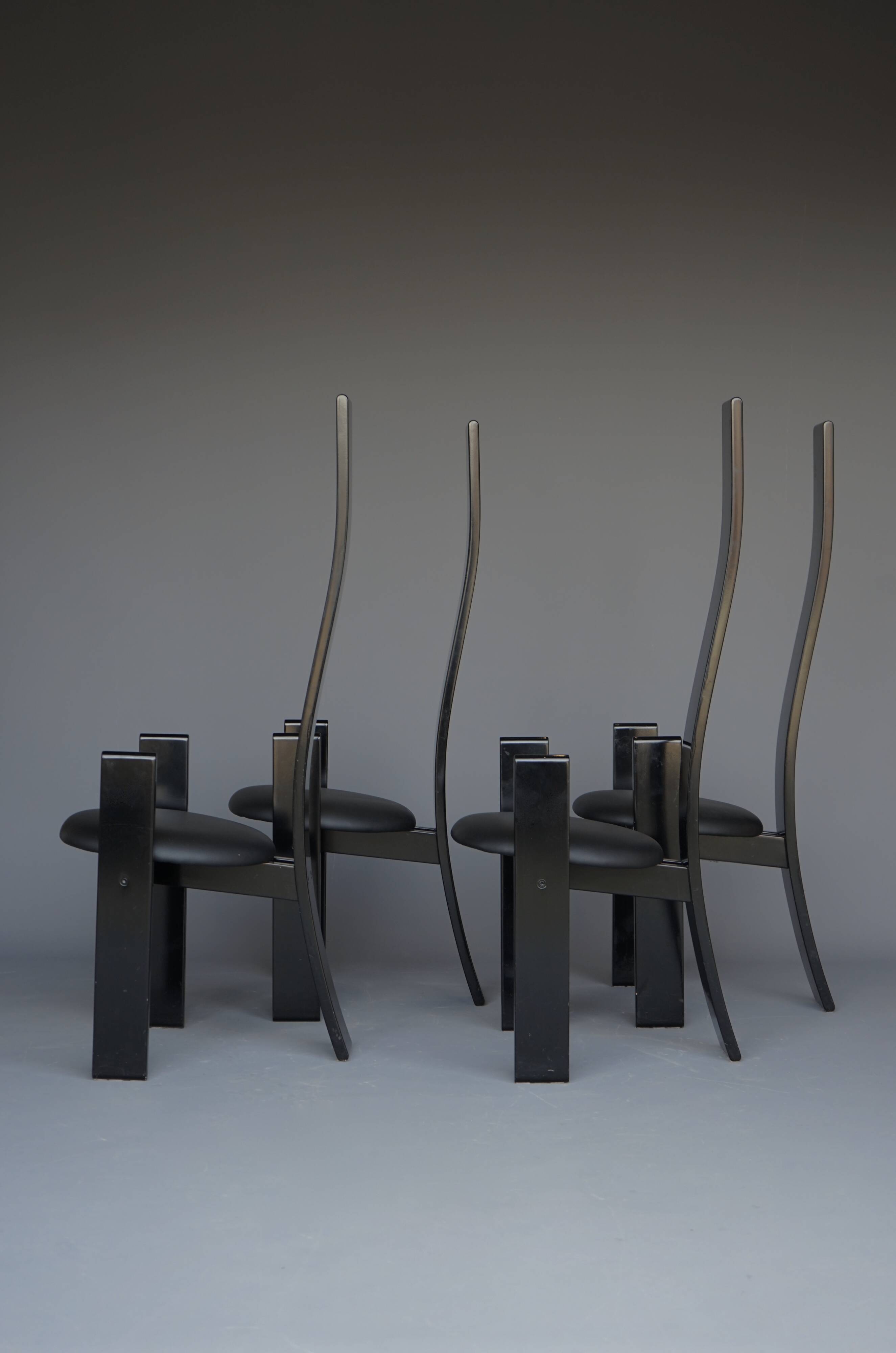 Chaises Golem Mid-Century par Vico Magistretti pour Poggi, 1970s, Set de 4