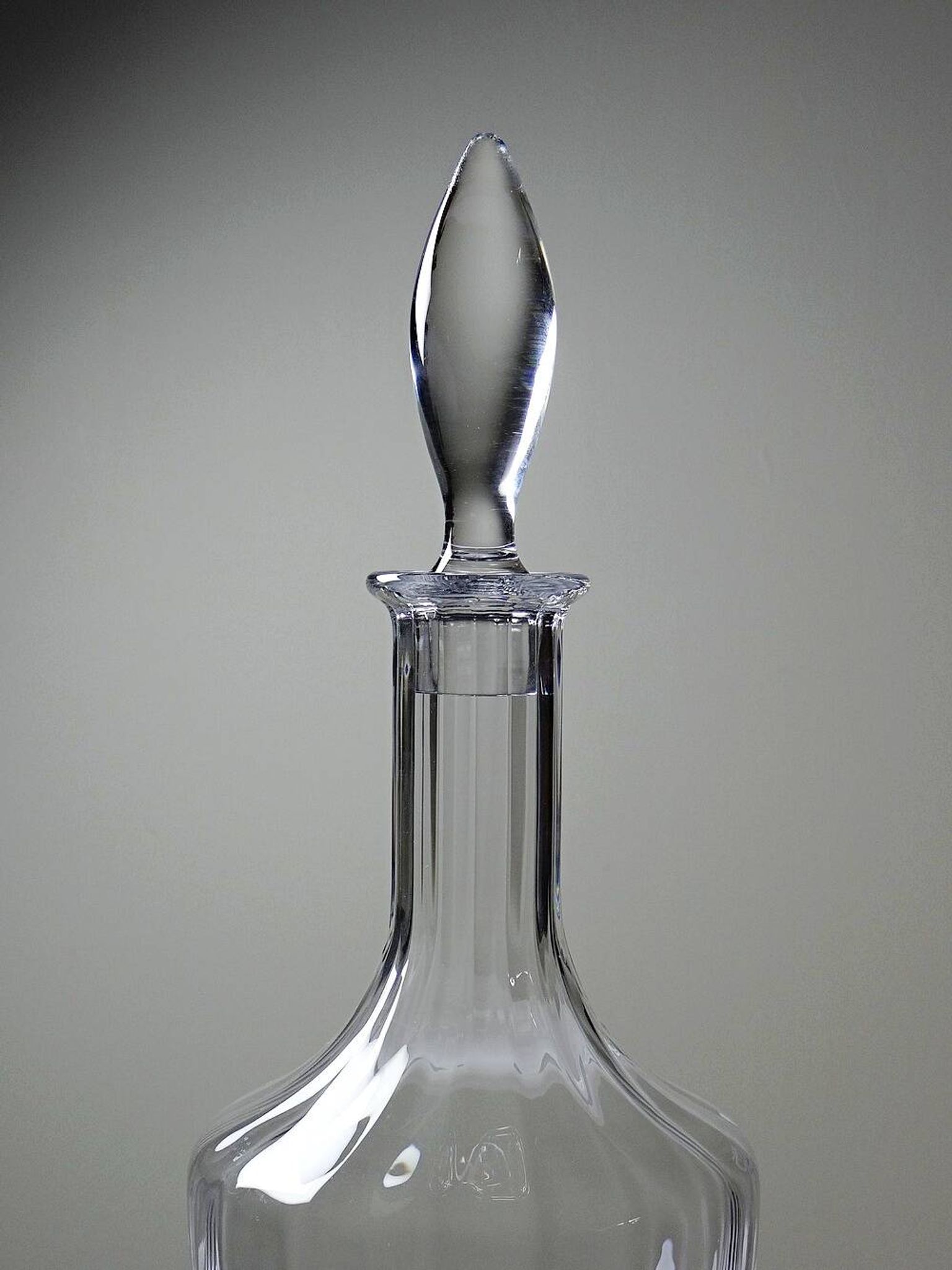 Large crystal decanter from Sèvres, vintage 1970s-1980s.