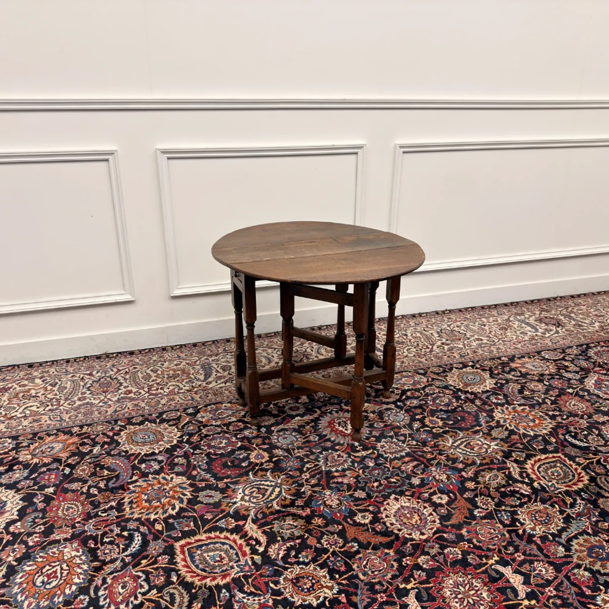Table d'appoint en cerisier français antique