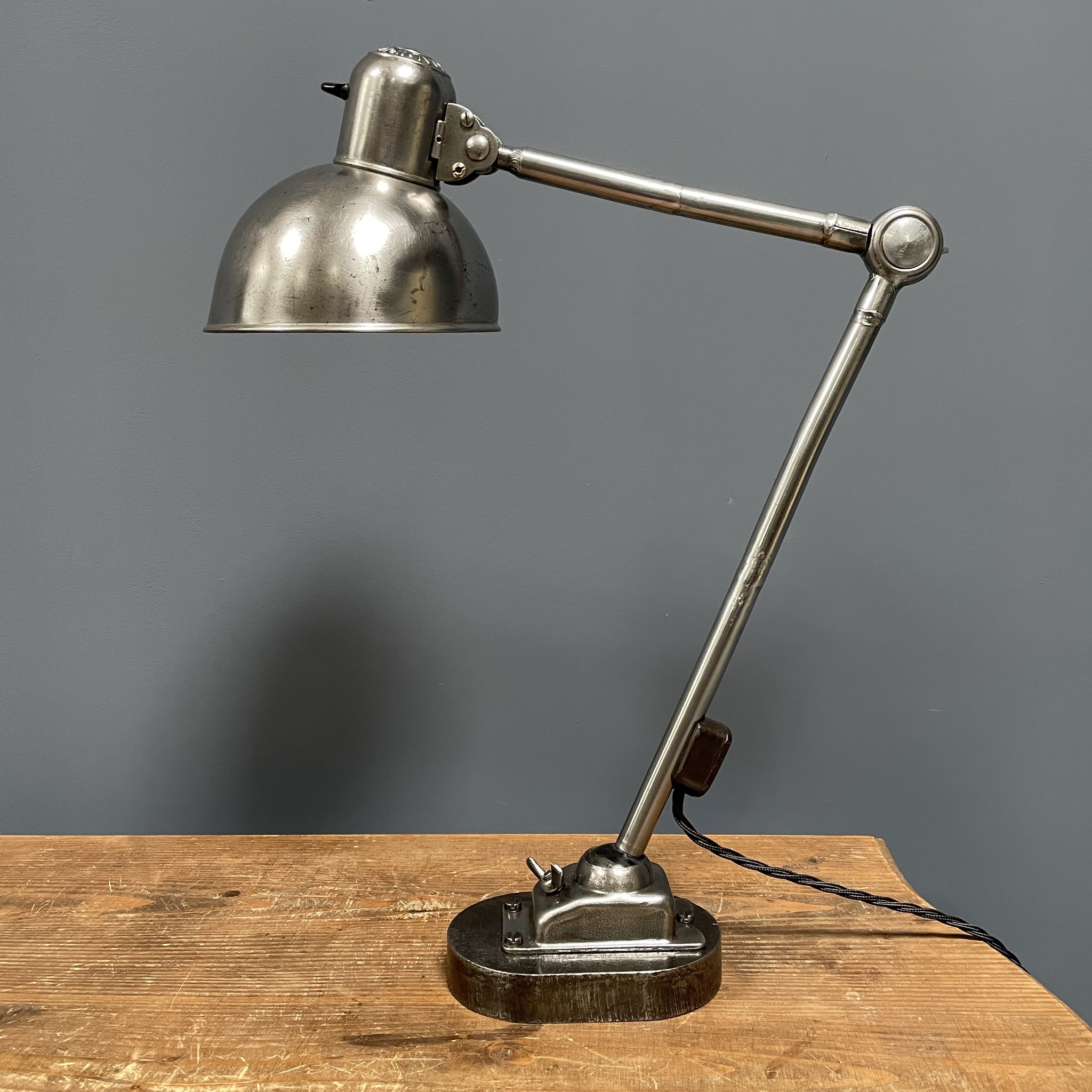 Lampe de table d’atelier Kaiser idell modèle 6726 polie des années 1930