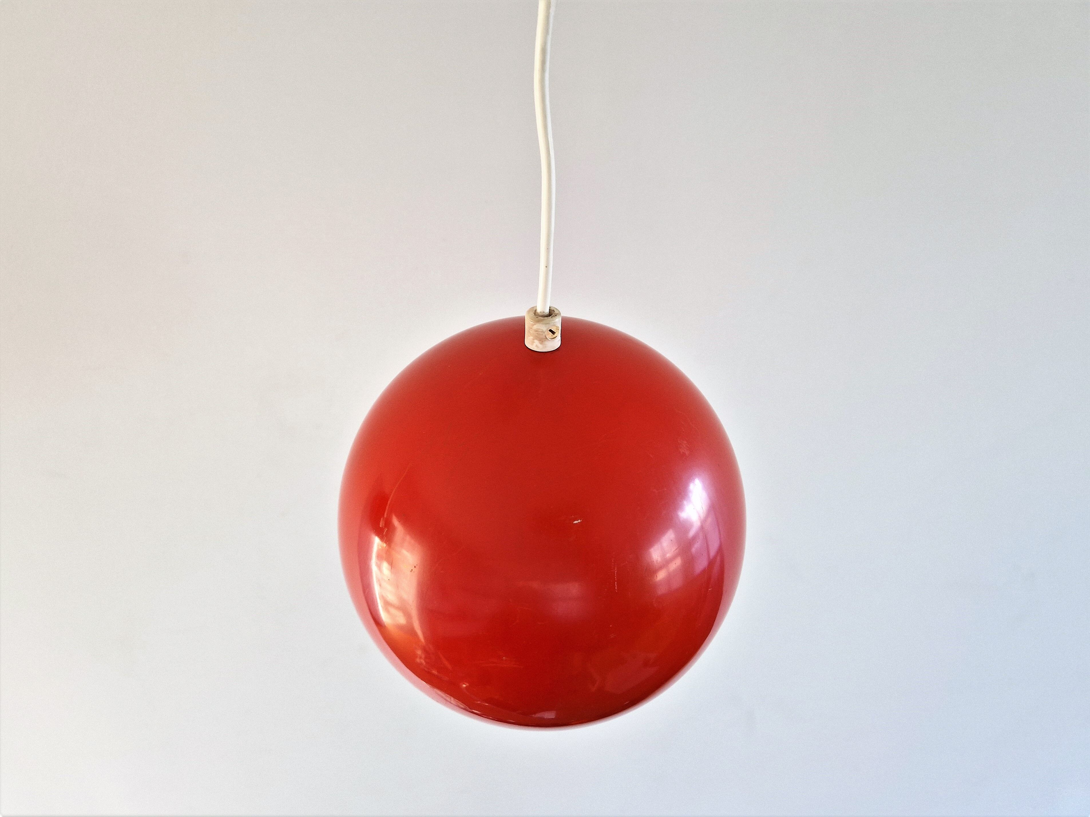 Lot de 2 suspensions en métal rouge, Danemark 1960's