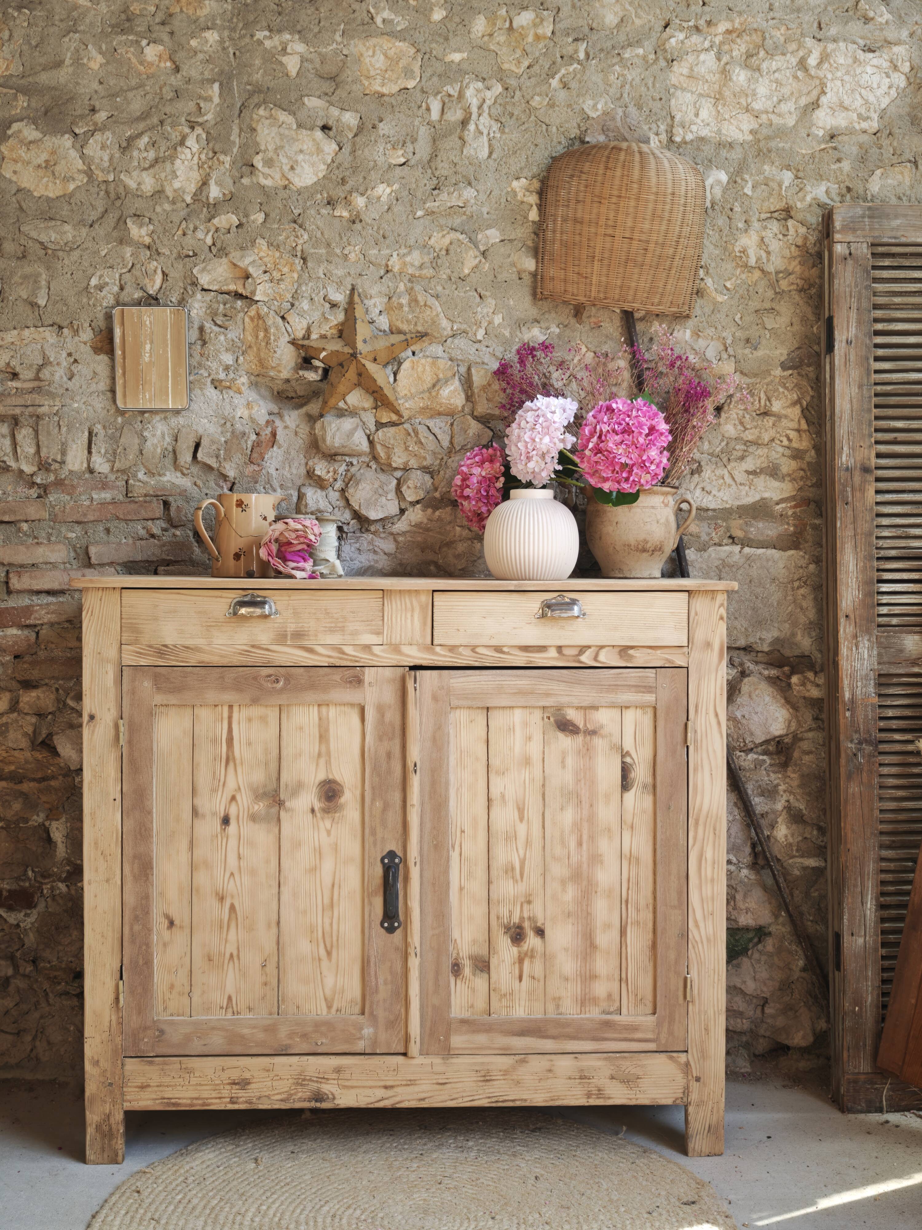 Wooden country-style sideboard