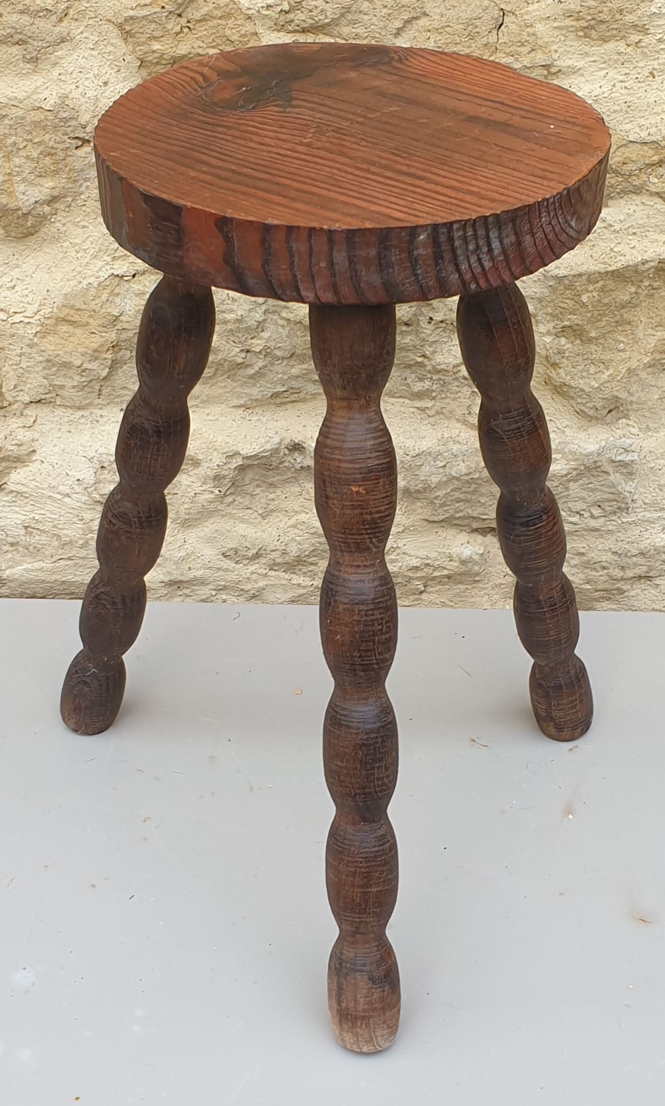 Vintage solid wood tripod tripod