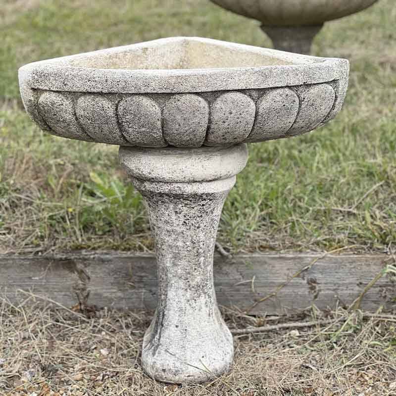 Shell planter 74x50x79cm