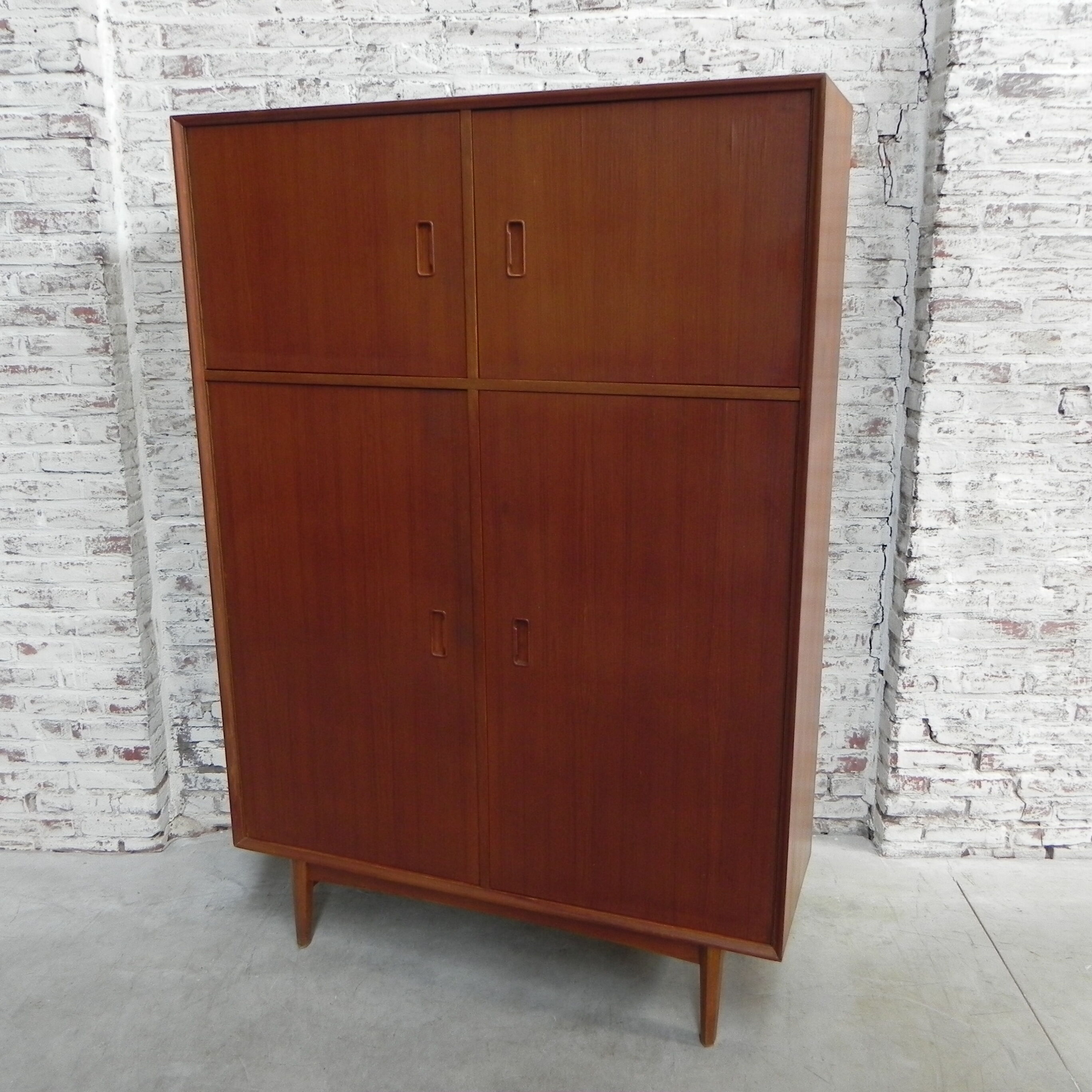 Wardrobe 179 cm high