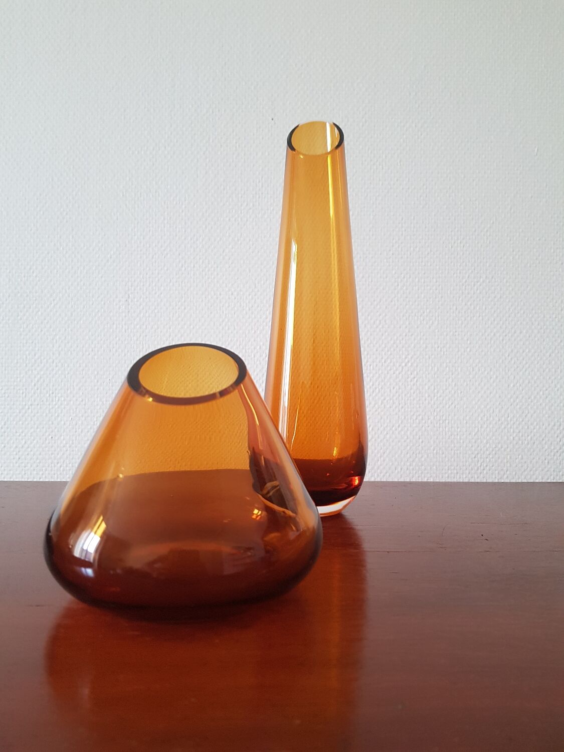 Lot de 2 vases ambrés vintage