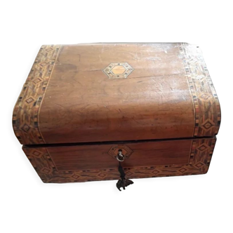Ancien boite écritoire placage de noyer décor  marqueterie antique coffre