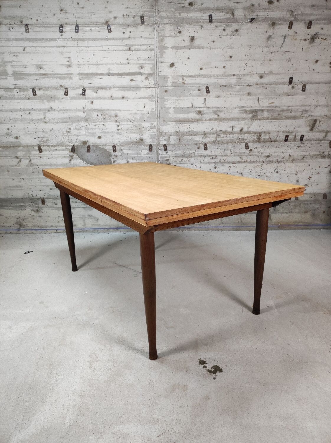 Vintage table 6/10 people