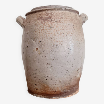 Old pot, old terracotta jar