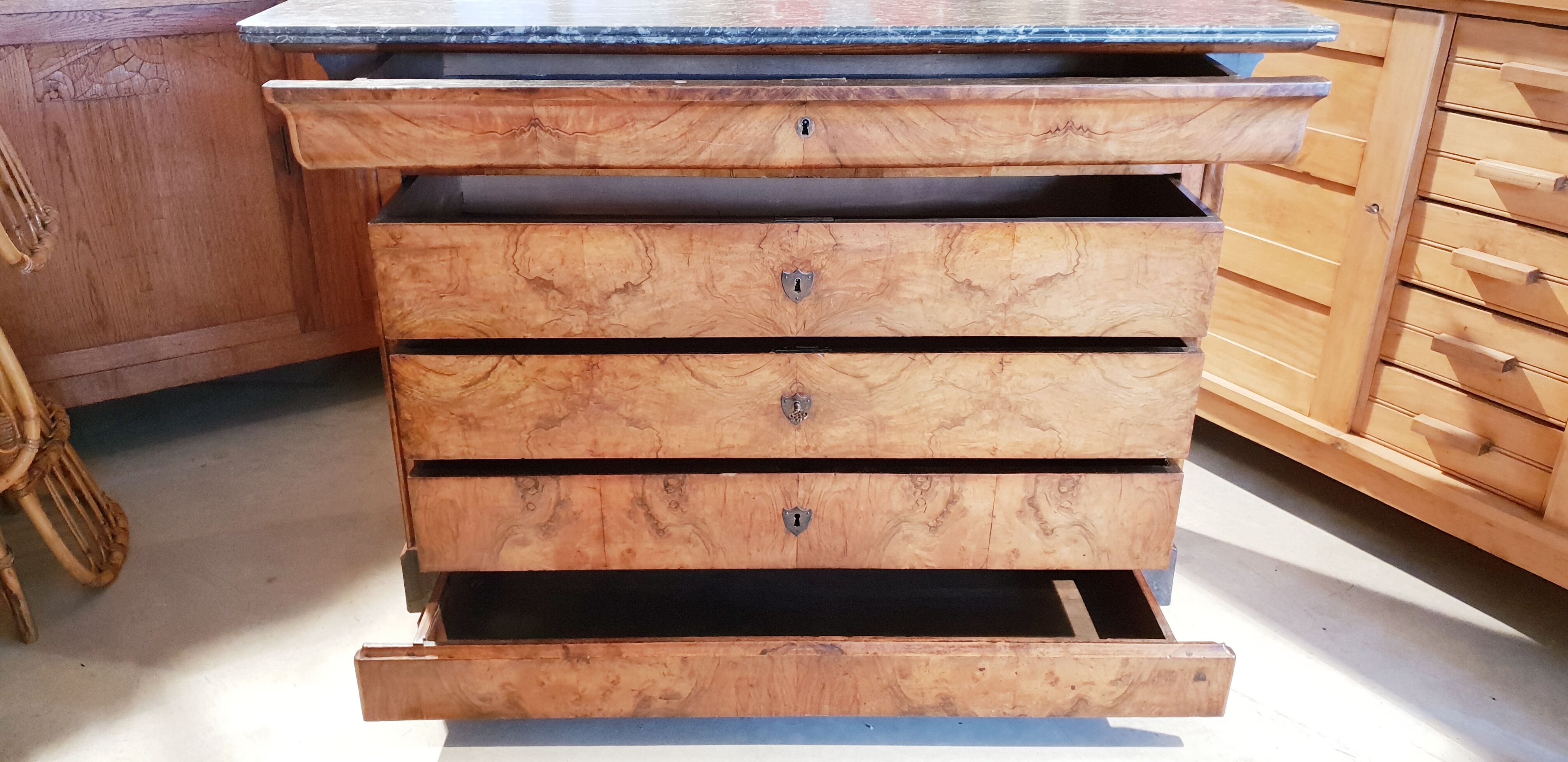 Louis Philippe dresser