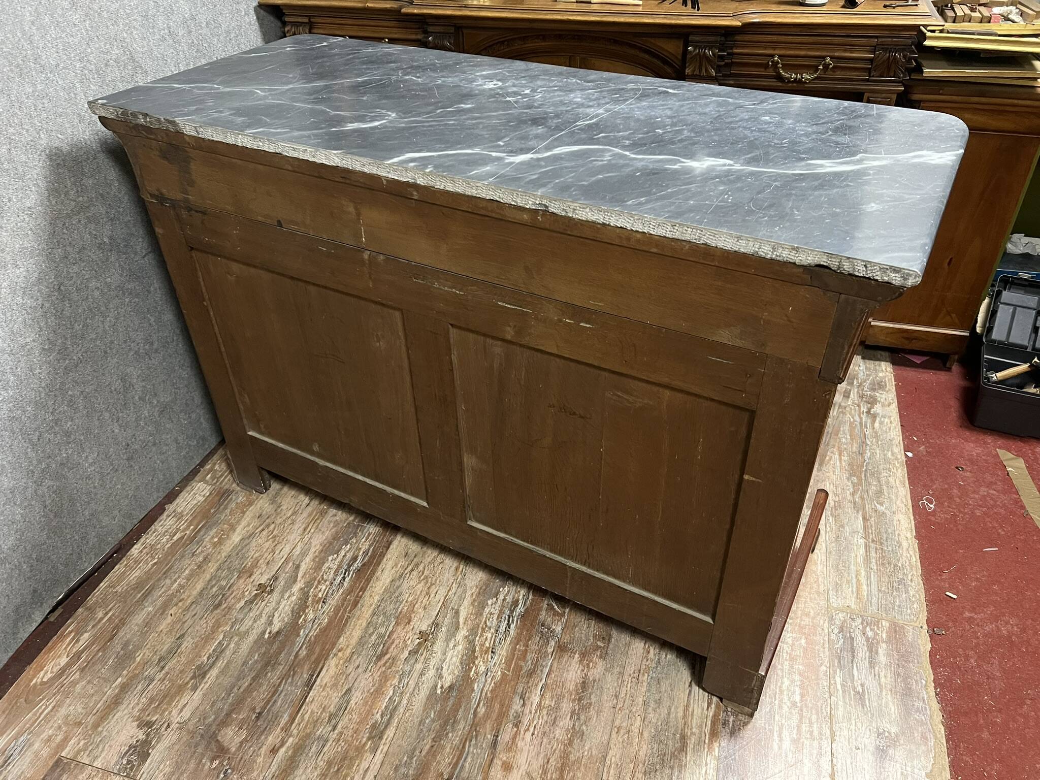Louis Philippe / Restoration period sideboard in flamed mahogany circa 1820