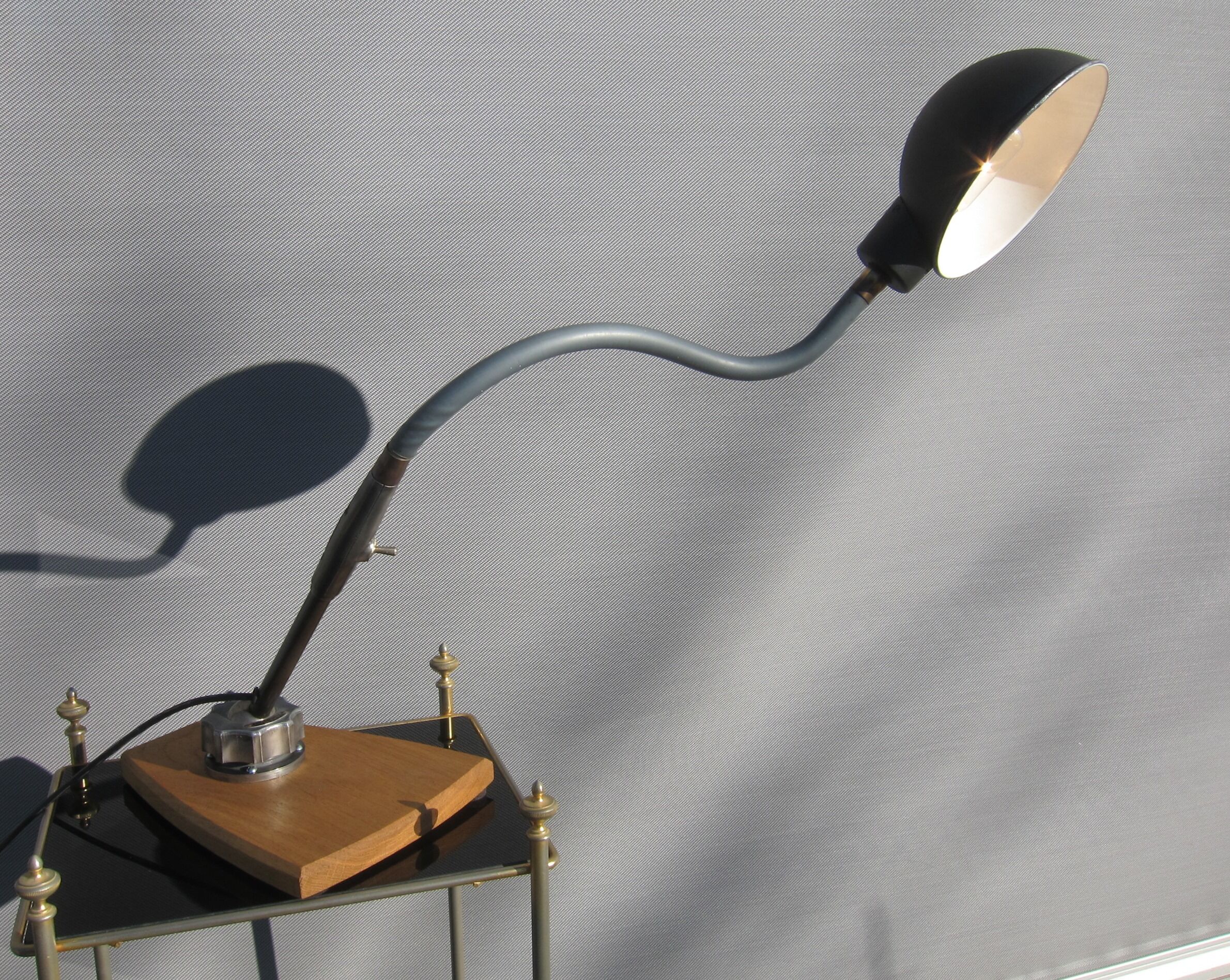 Lamp Ahder oak trapezoid pedestal