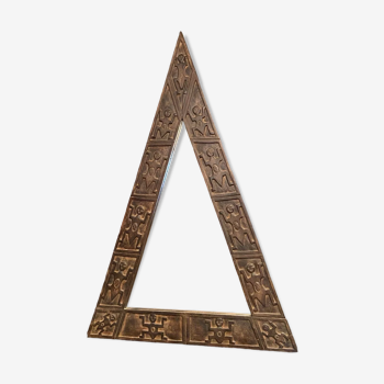 Triangular wooden mirror carved with Oceania Africa characters 98x149cm