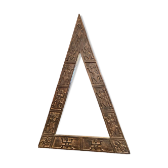 Miroir triangulaire en bois sculpté de personnages océanie afrique 98x149cm