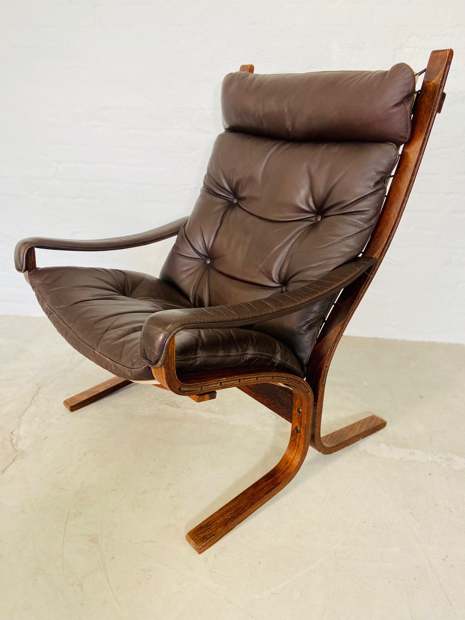 Vintage norwegian leather seista chair & ottoman by ingmar relling