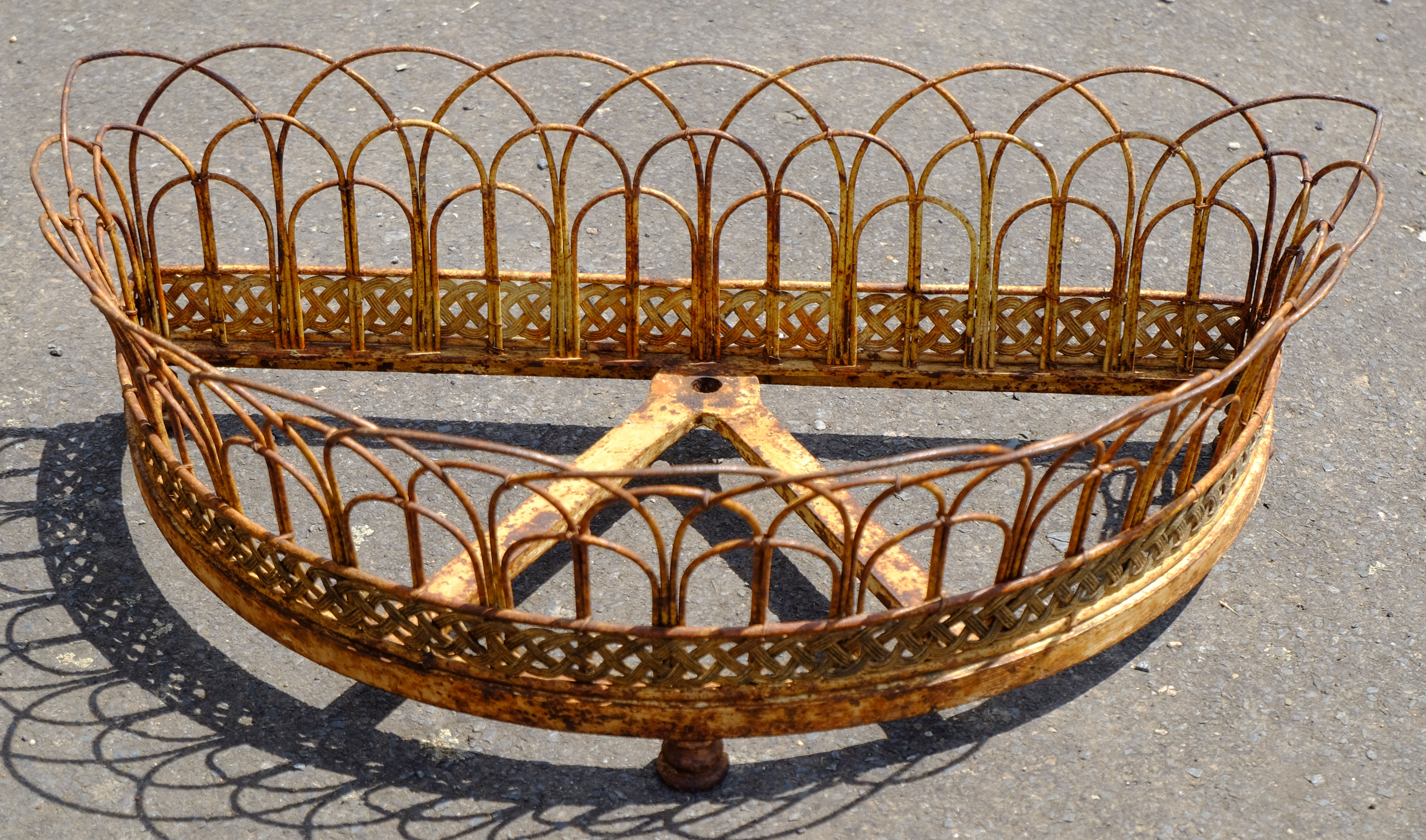 planter XIXth braided iron