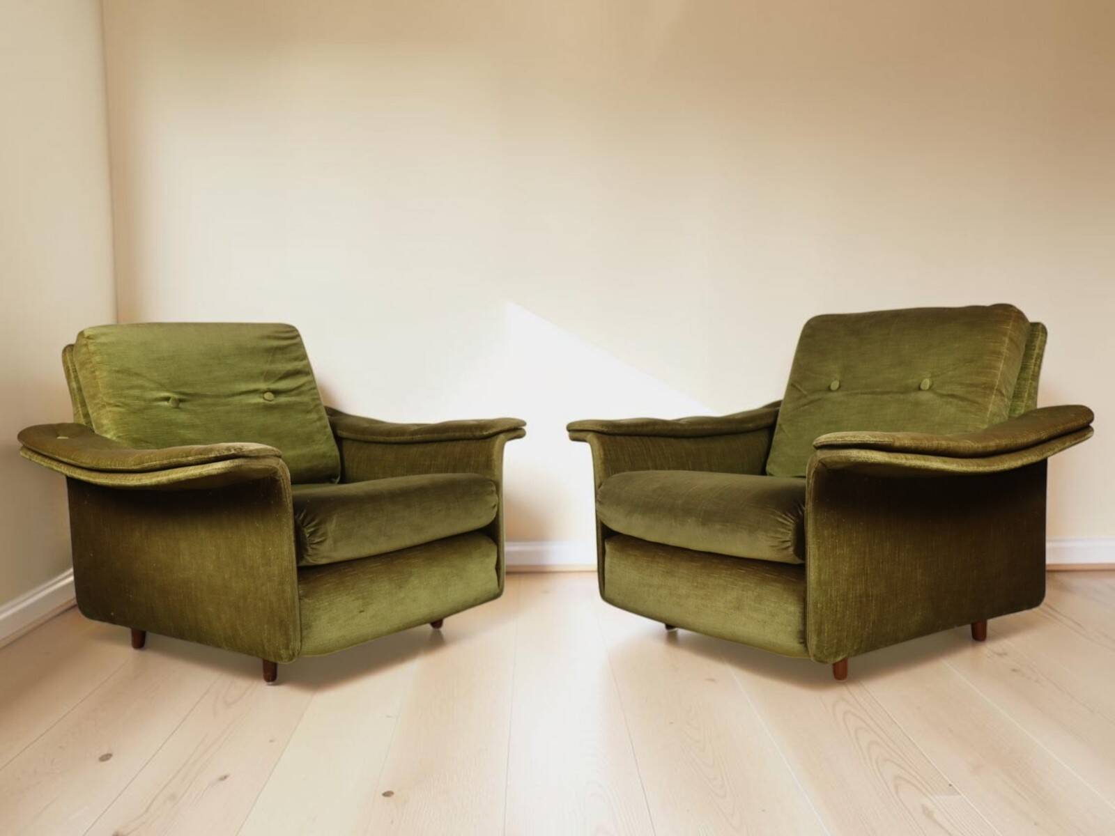 Pair of vintage velvet armchairs – 1960s