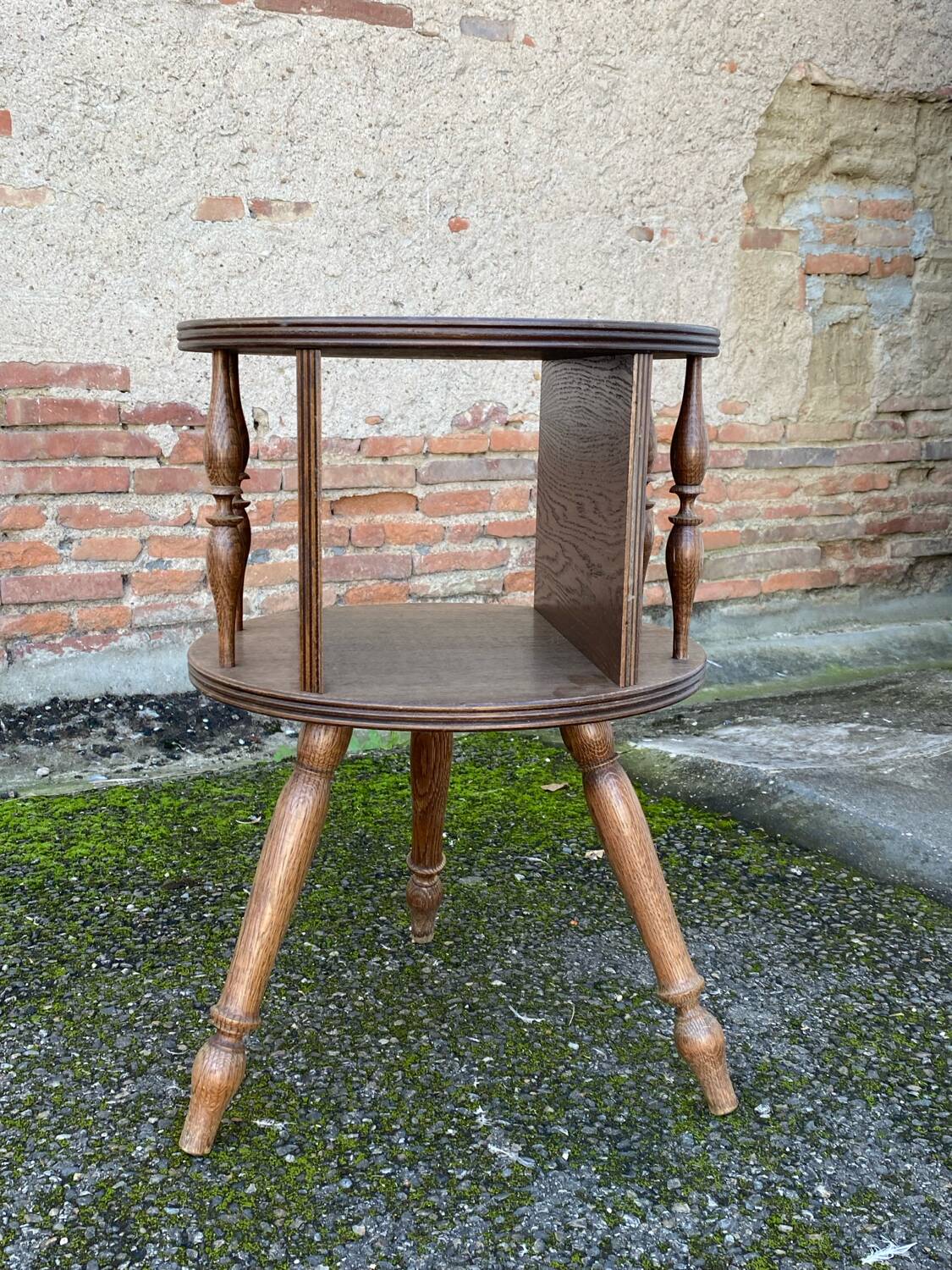 Gueridon side table turned wood