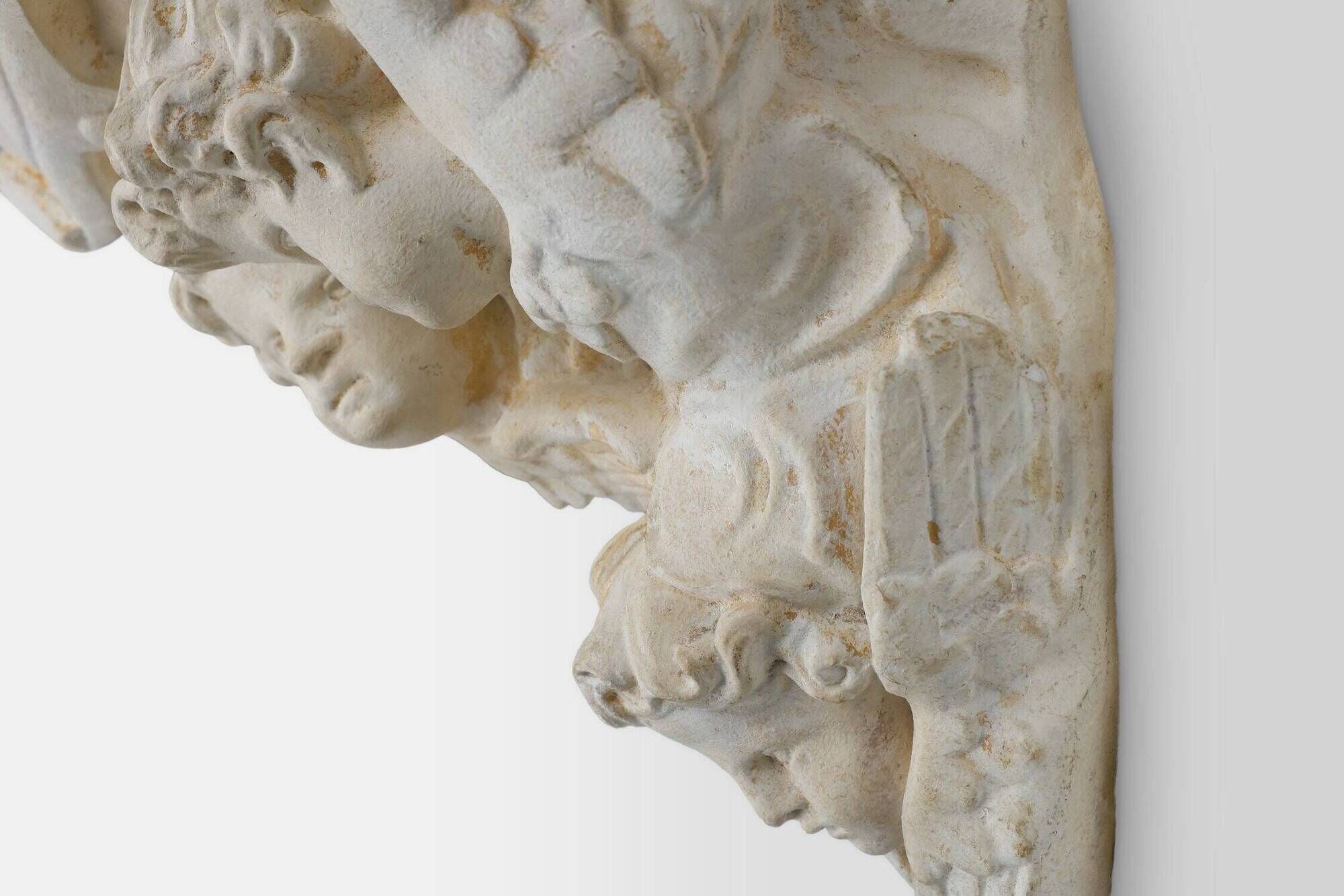 Console murale en plâtre antique avec 3 chérubins, France années 1900