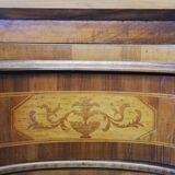 Commode scriban de style louis XVI en marqueterie incrustée