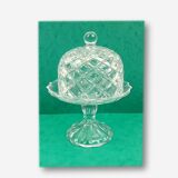 Display under bell in transparent glass patterns in relief