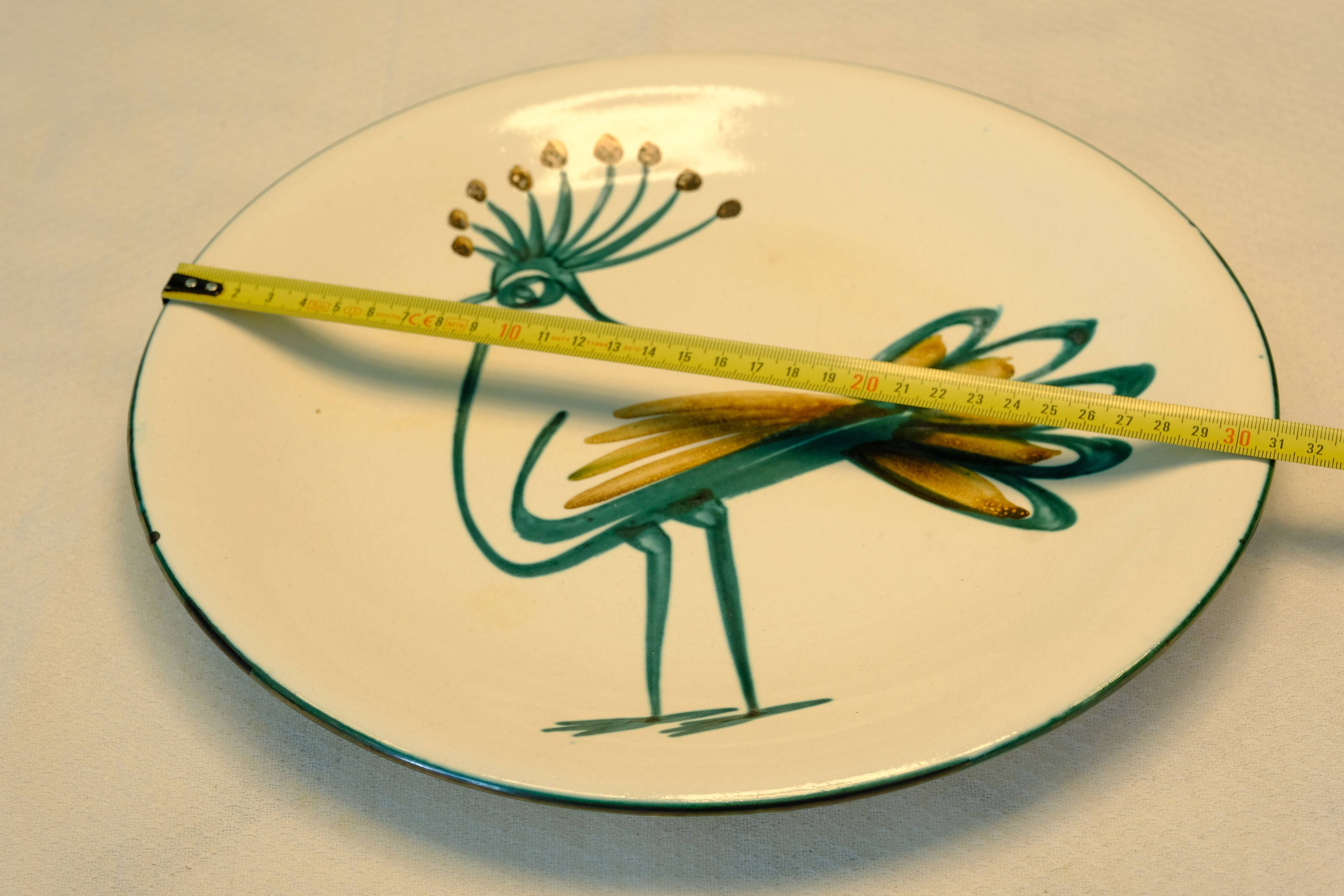 Plat à décor d'oiseau par Robert Picault 1950