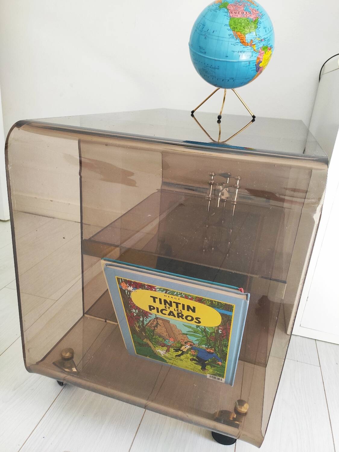 Coffee table on wheels Hi-fi TV cabinet