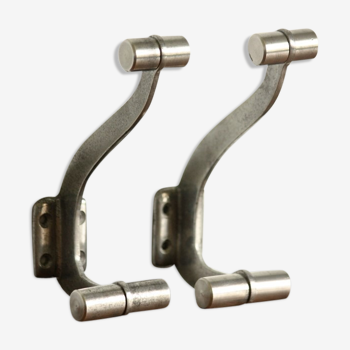 Pair of aluminium hooks