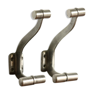 Pair of aluminium hooks