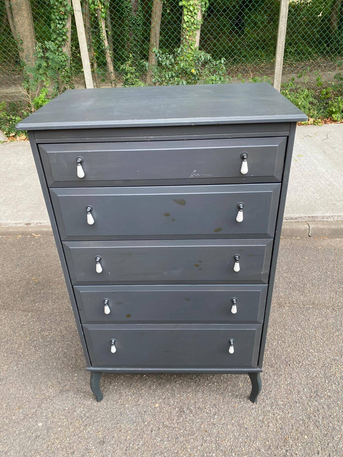 Chiffonnier commode scandinave 5 tiroirs gris anthracite en bois massif