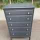 Chiffonnier commode scandinave 5 tiroirs gris anthracite en bois massif