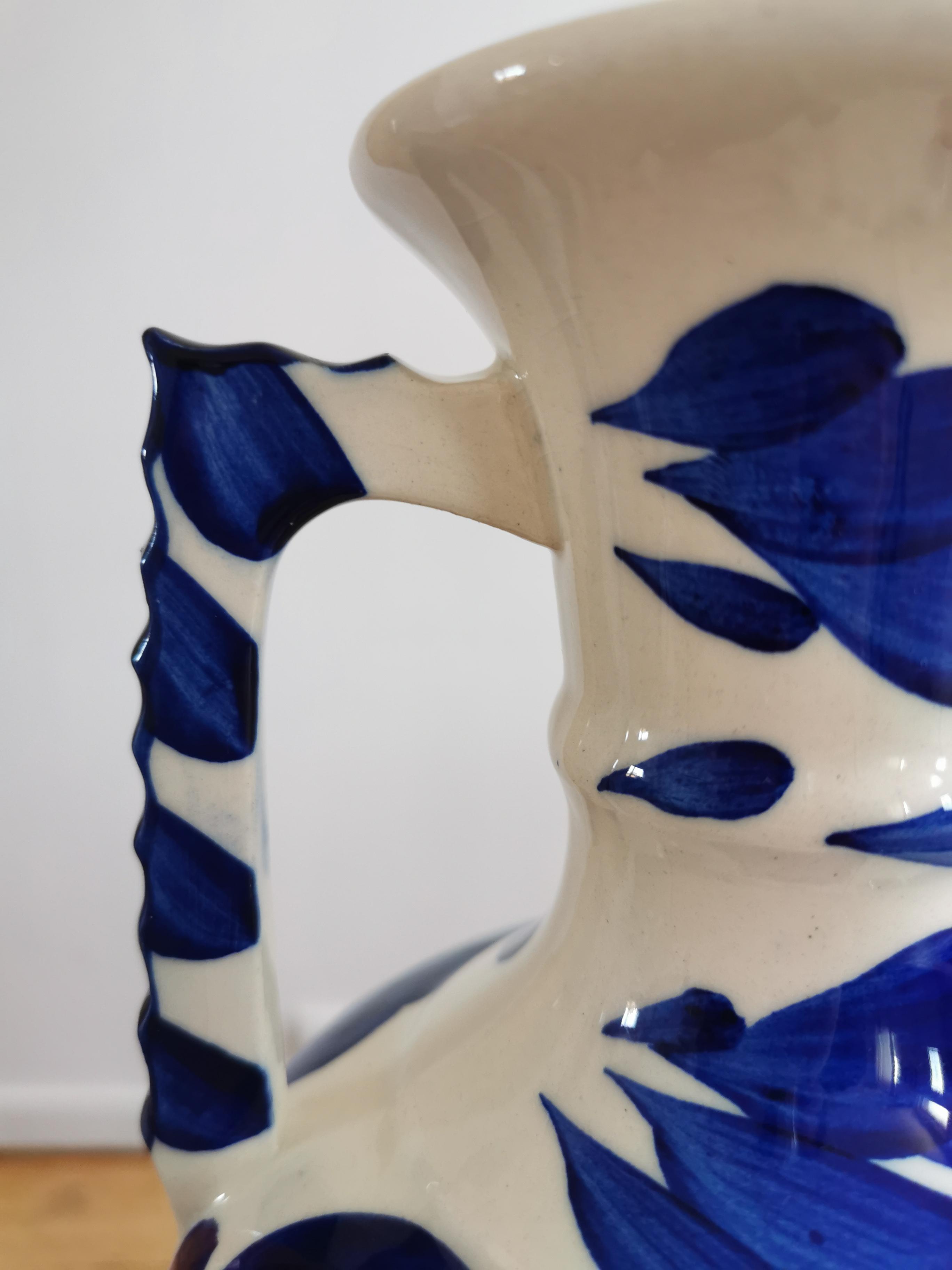 Baluster vase in painted ceramic decoration flowers