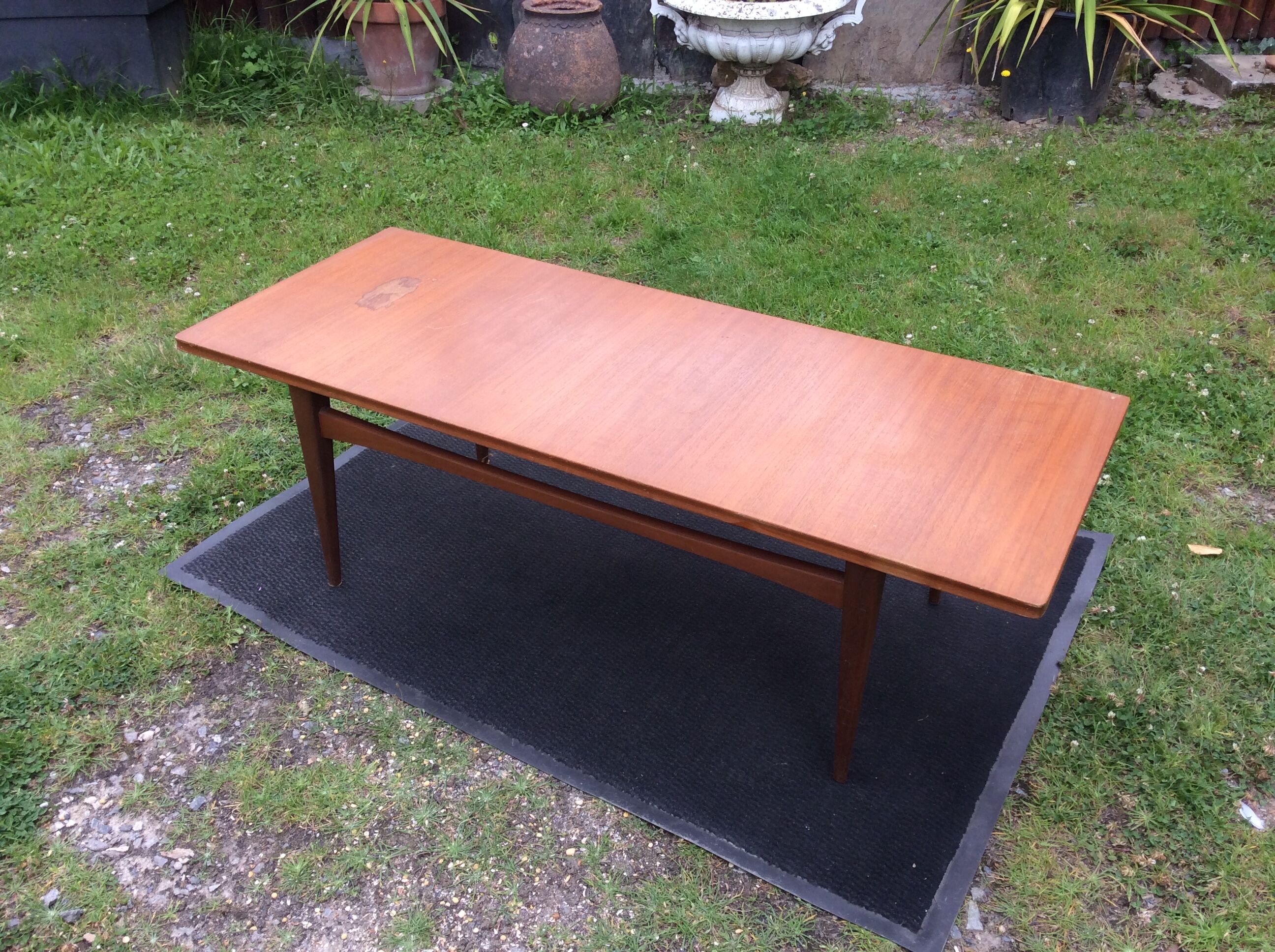 Table basse scandinave en teck