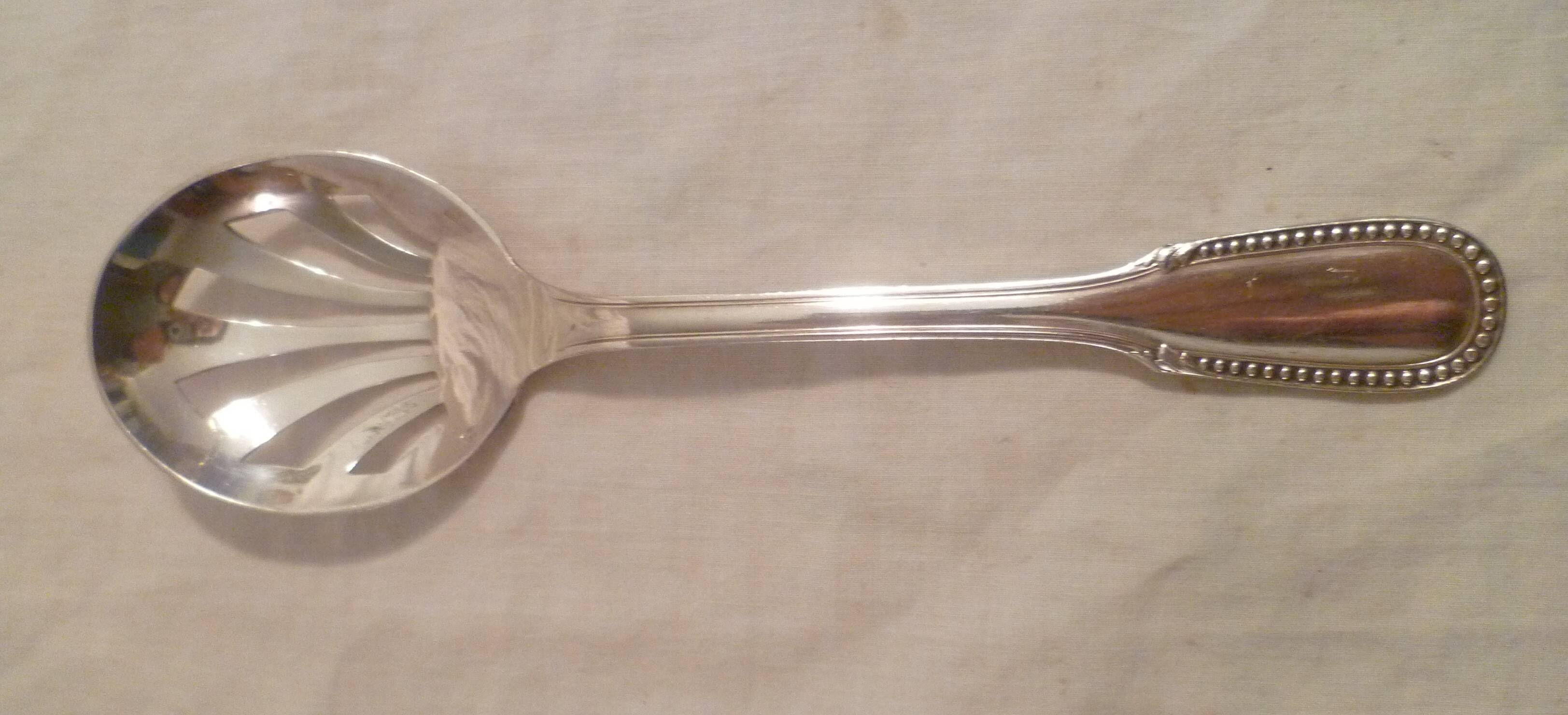 Olive spoon in silver met.ercuis pearl model