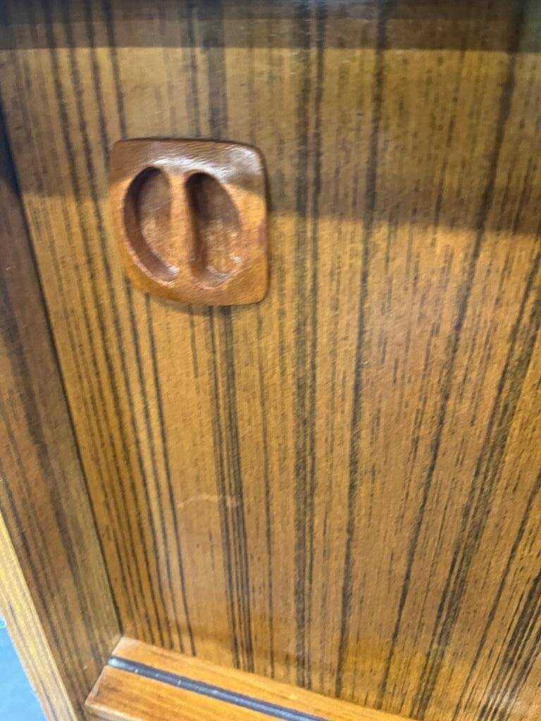 Vintage display cabinet / bar cabinet / cabinet with lighting