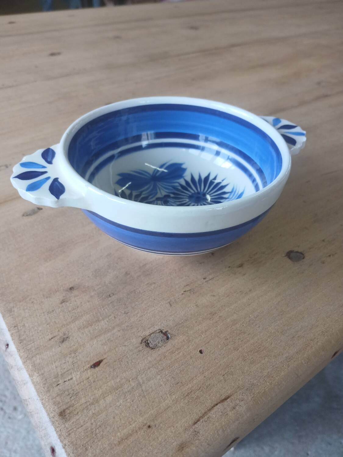 Antique art earthenware ear bowl