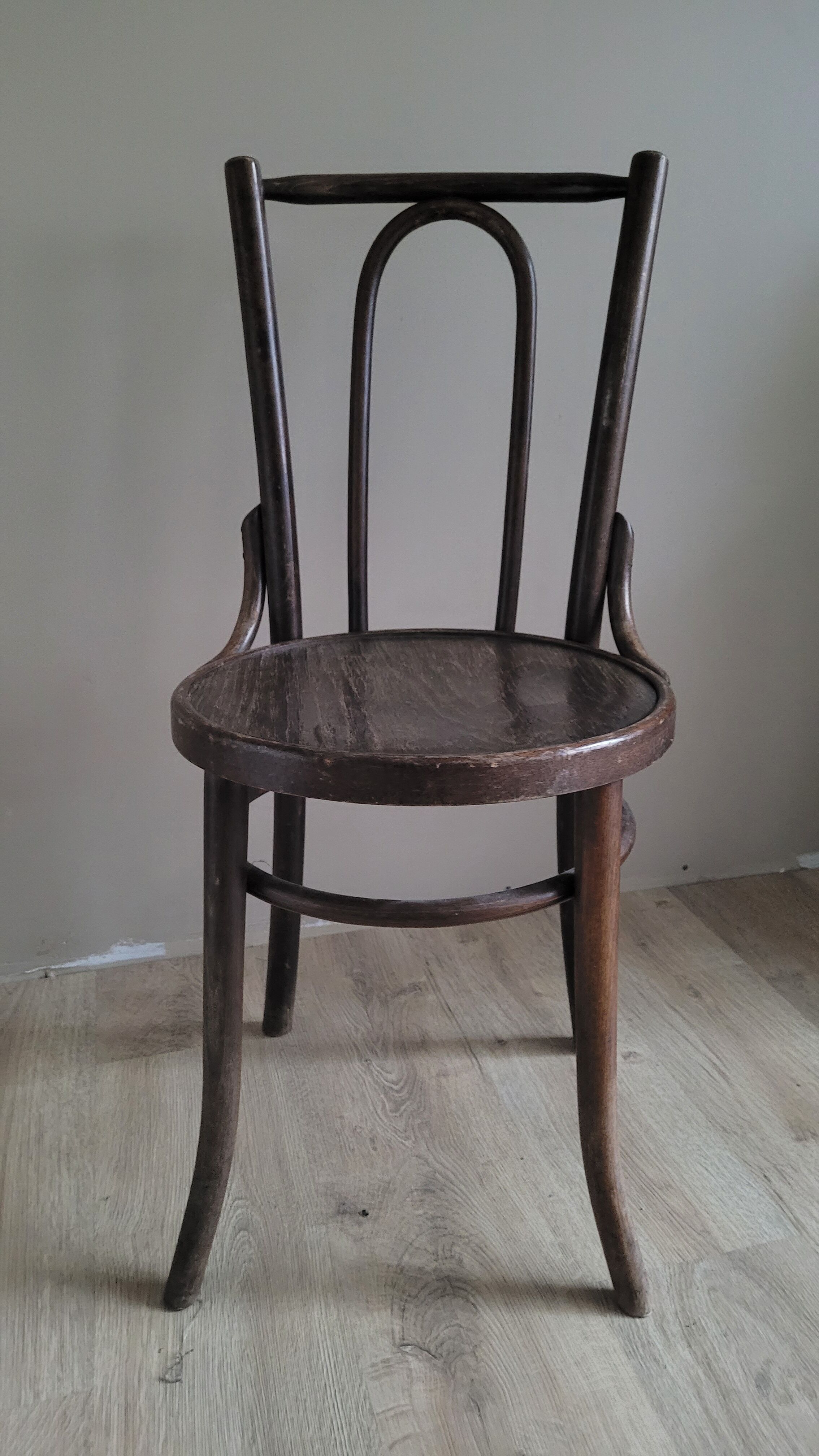 Bistro sitting chair