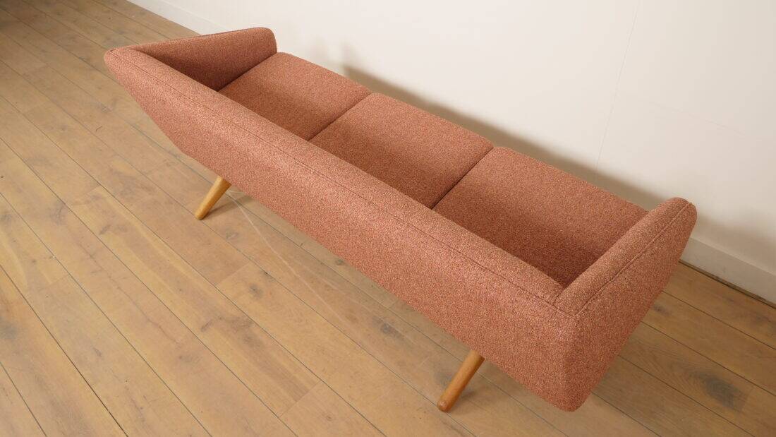 Vintage sofa | 3-seater | ML-90 | pink | reupholstered