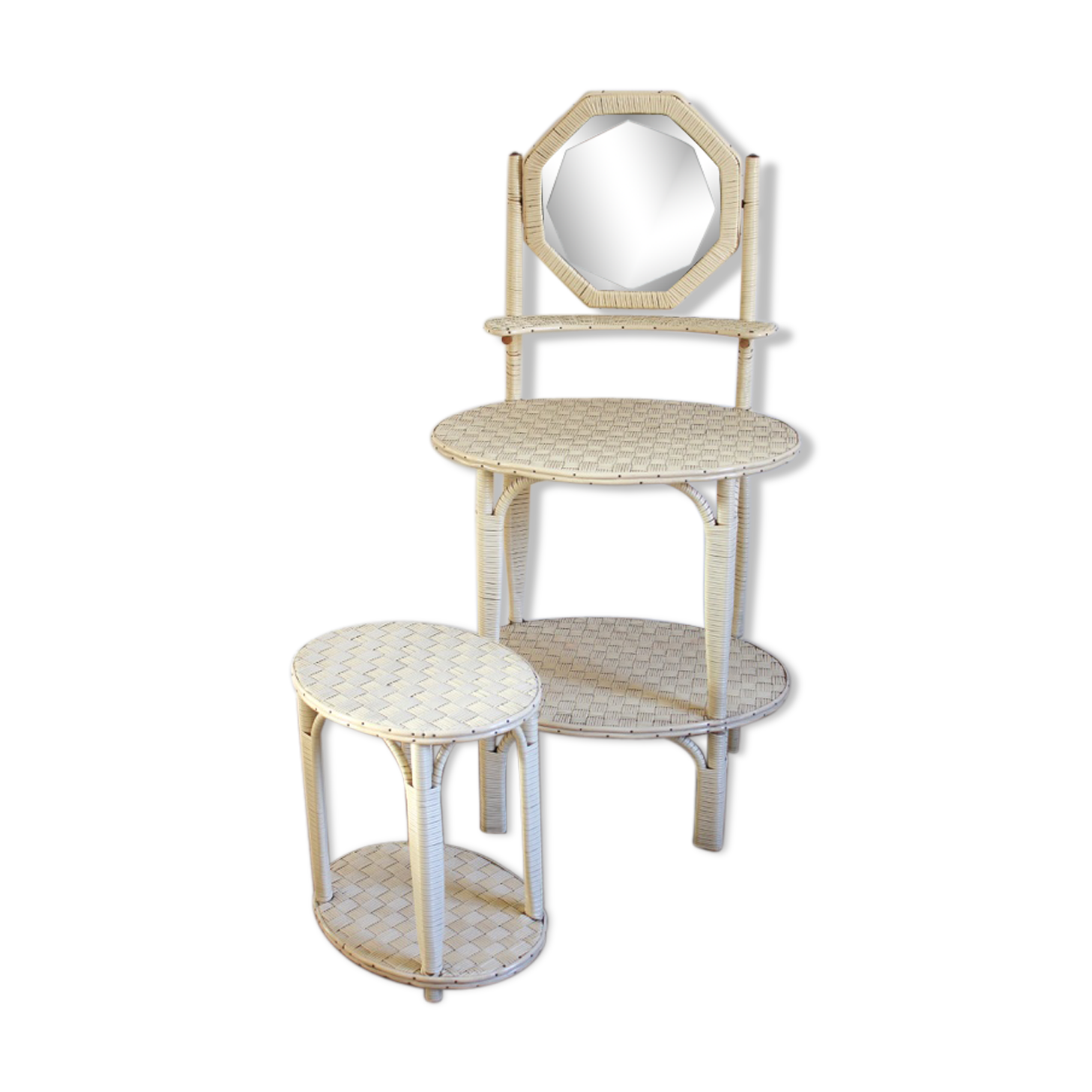 Dressing table and stool in scoubidou