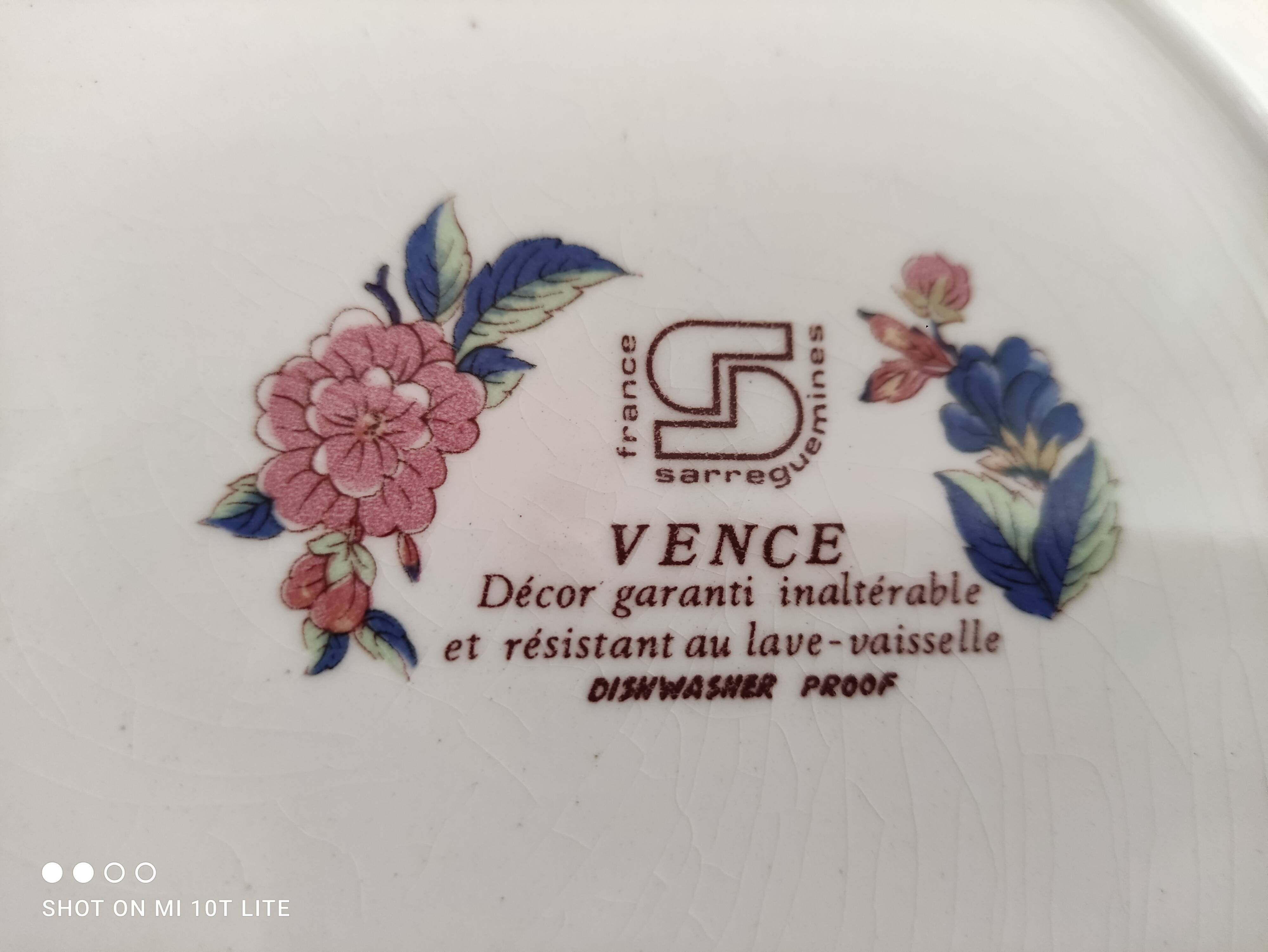 Set of 8 flat plates Sarreguemines model Vence