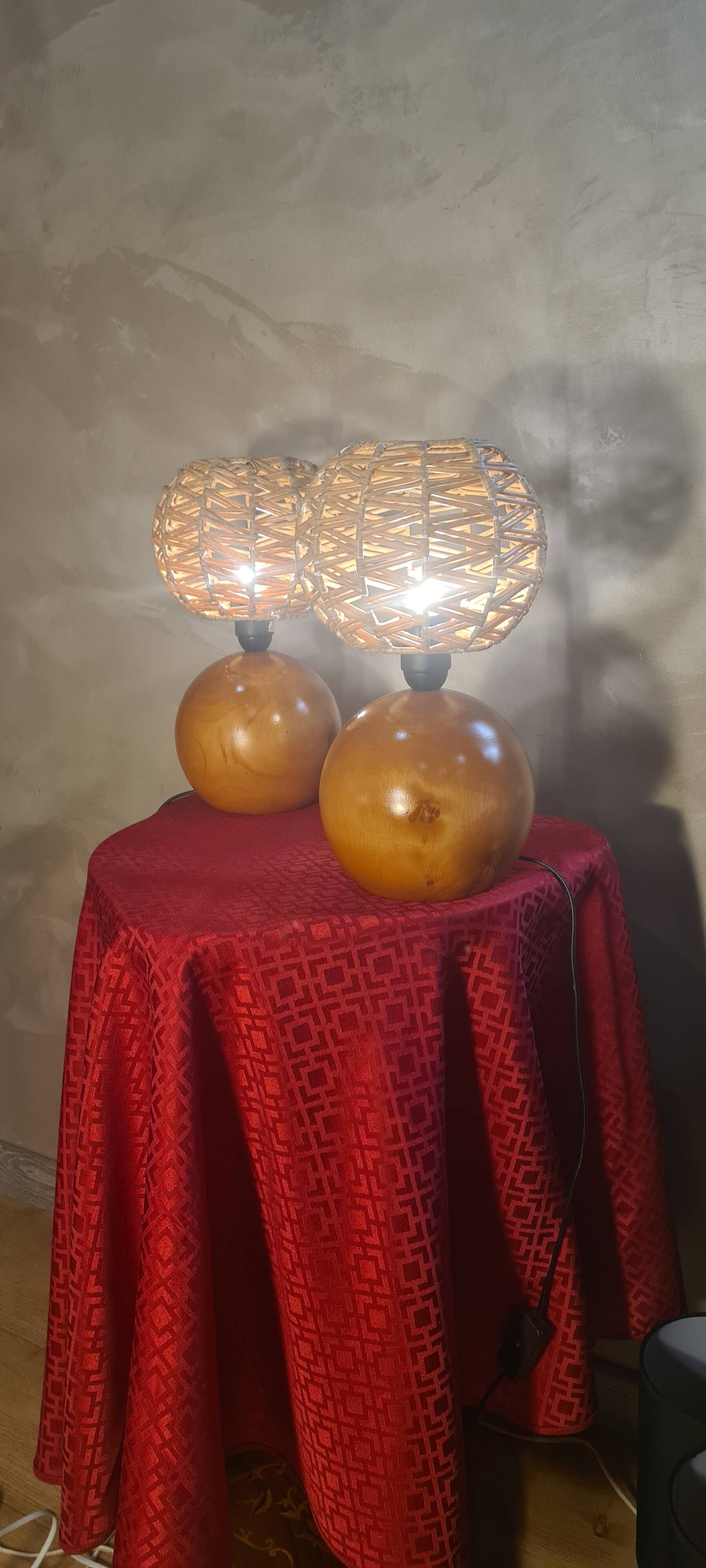 pair of solid wood big balls lamps 35x20 4kg very good condition