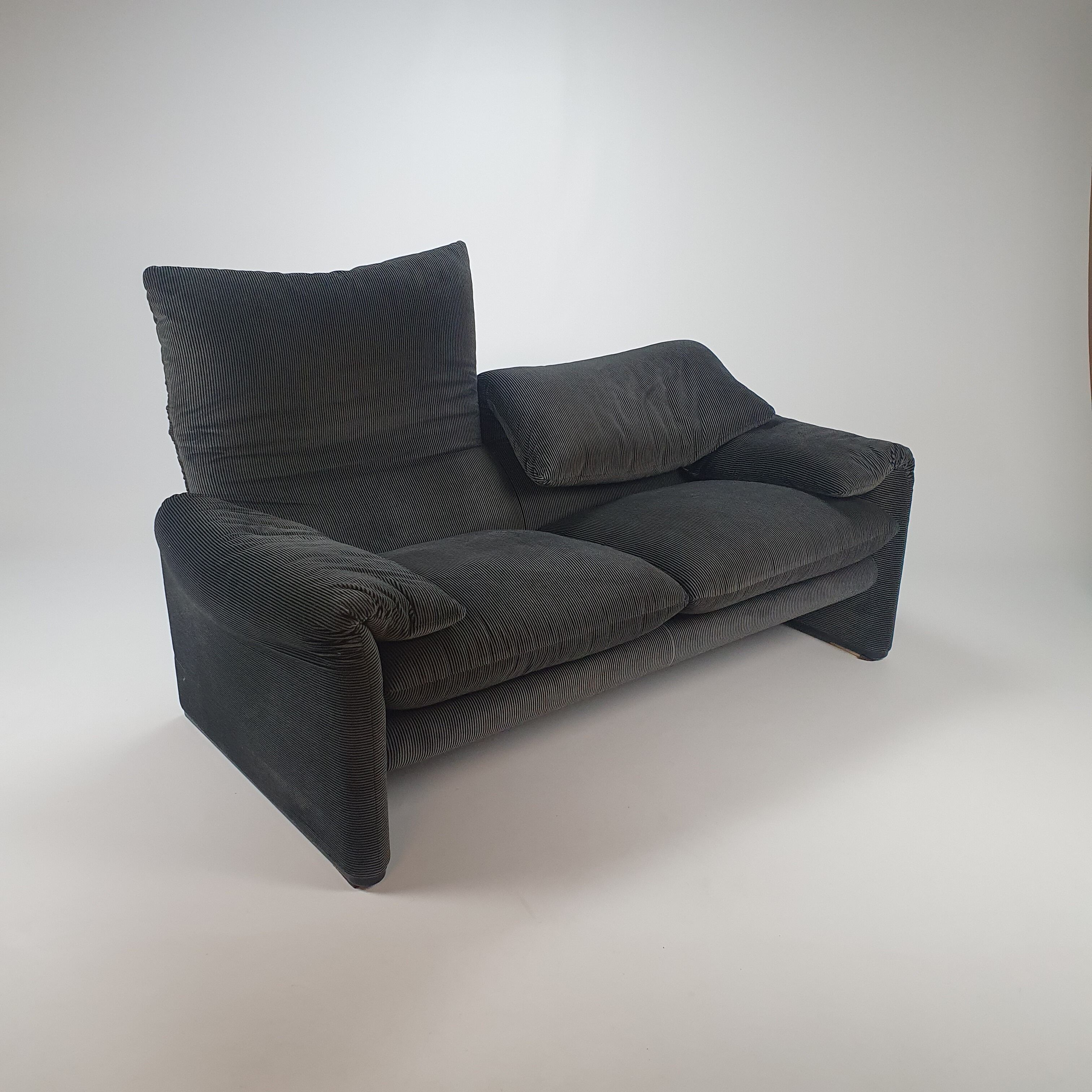 Maralunga Two Seater Sofa by Vico Magistretti for Cassina, 1970s