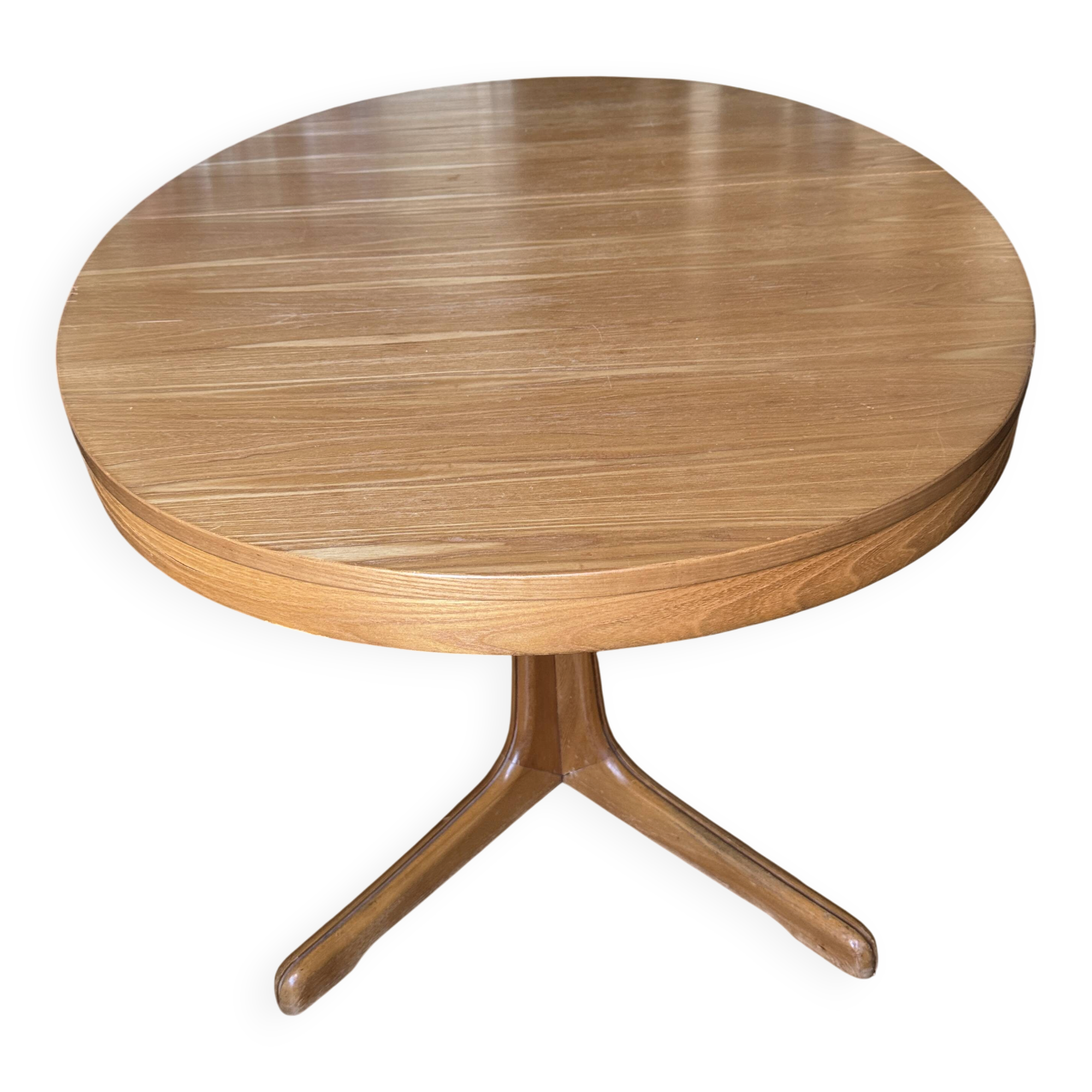 Baumann extendable oval Scandinavian table