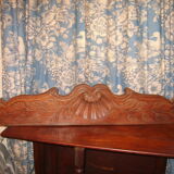 Fronton shell in cherry