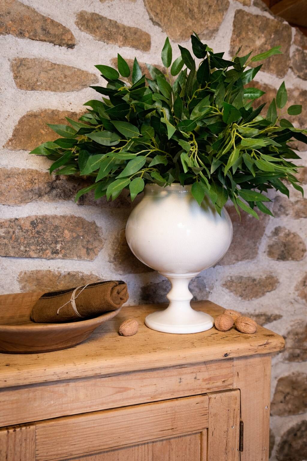 Cracked cream ceramic leech cup