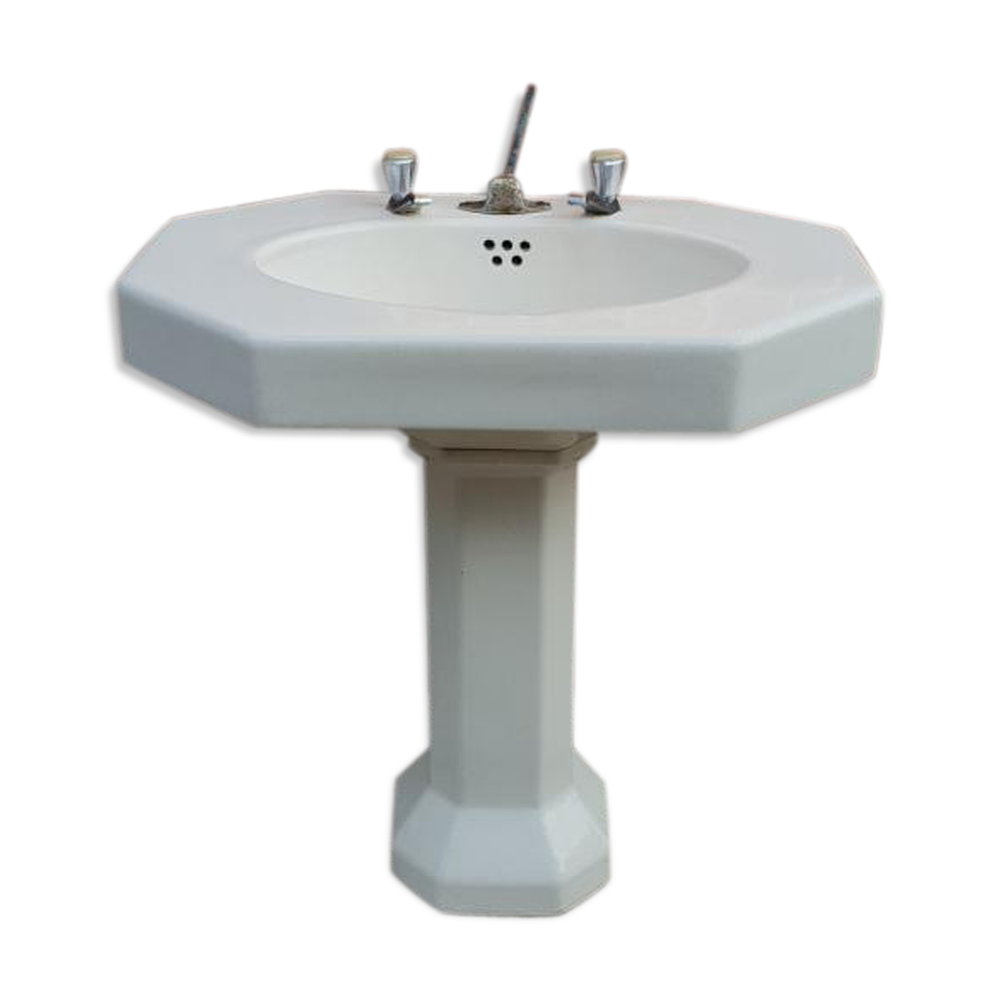 Ancient sink 1940