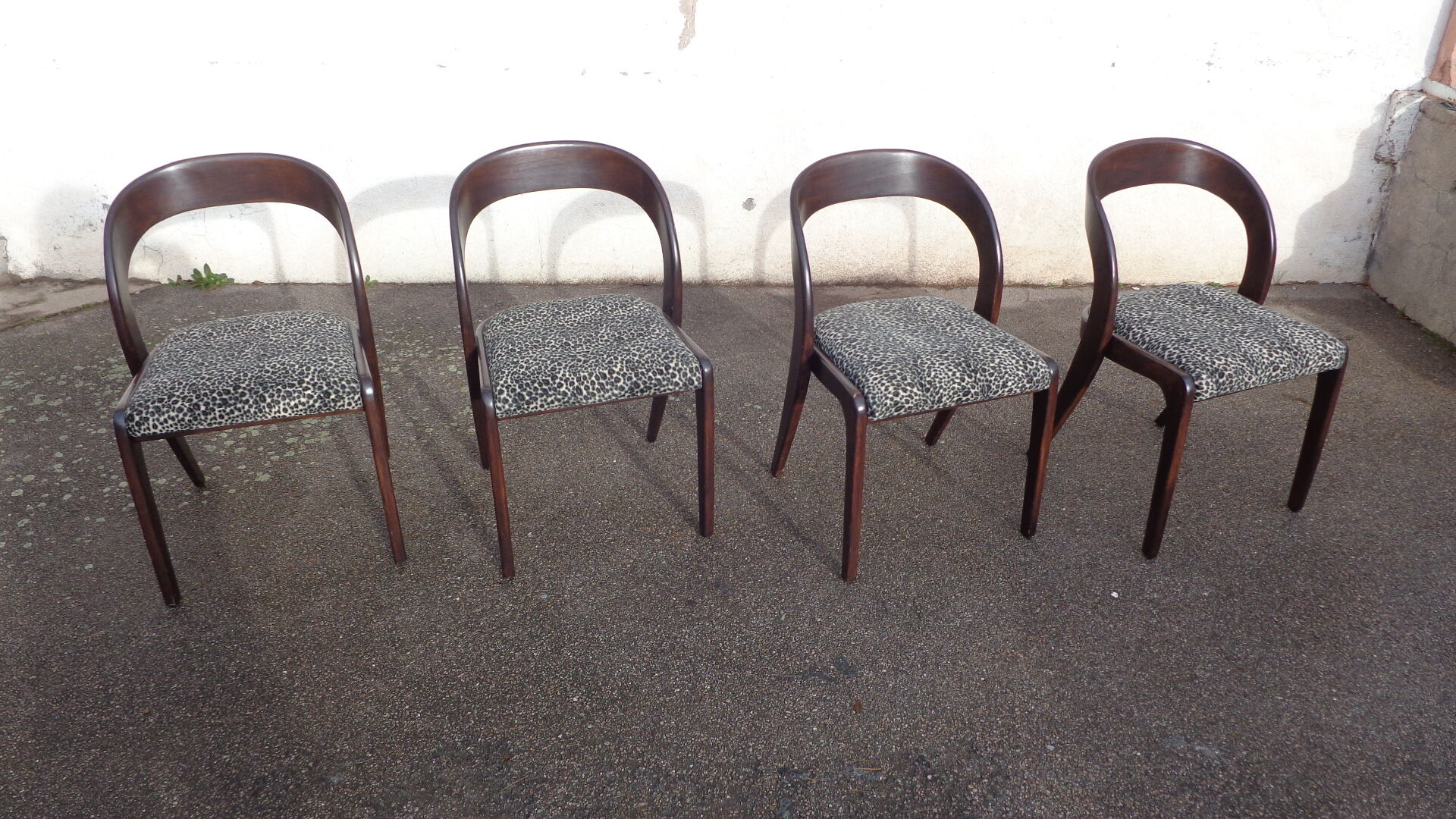 Set of 4 gondola chairs