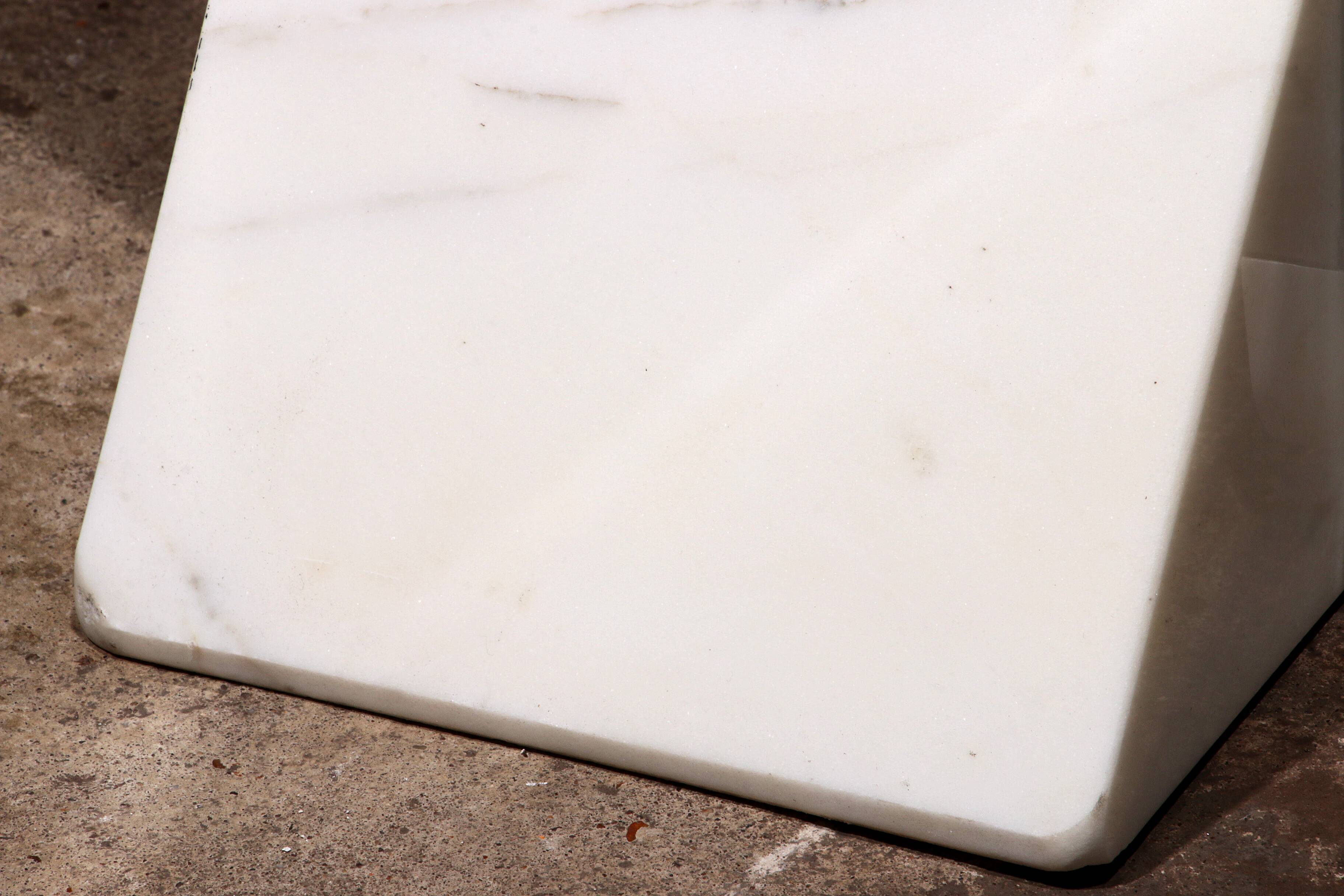 Italian Design Coat rack with white marble base and chrome uprights, 1970