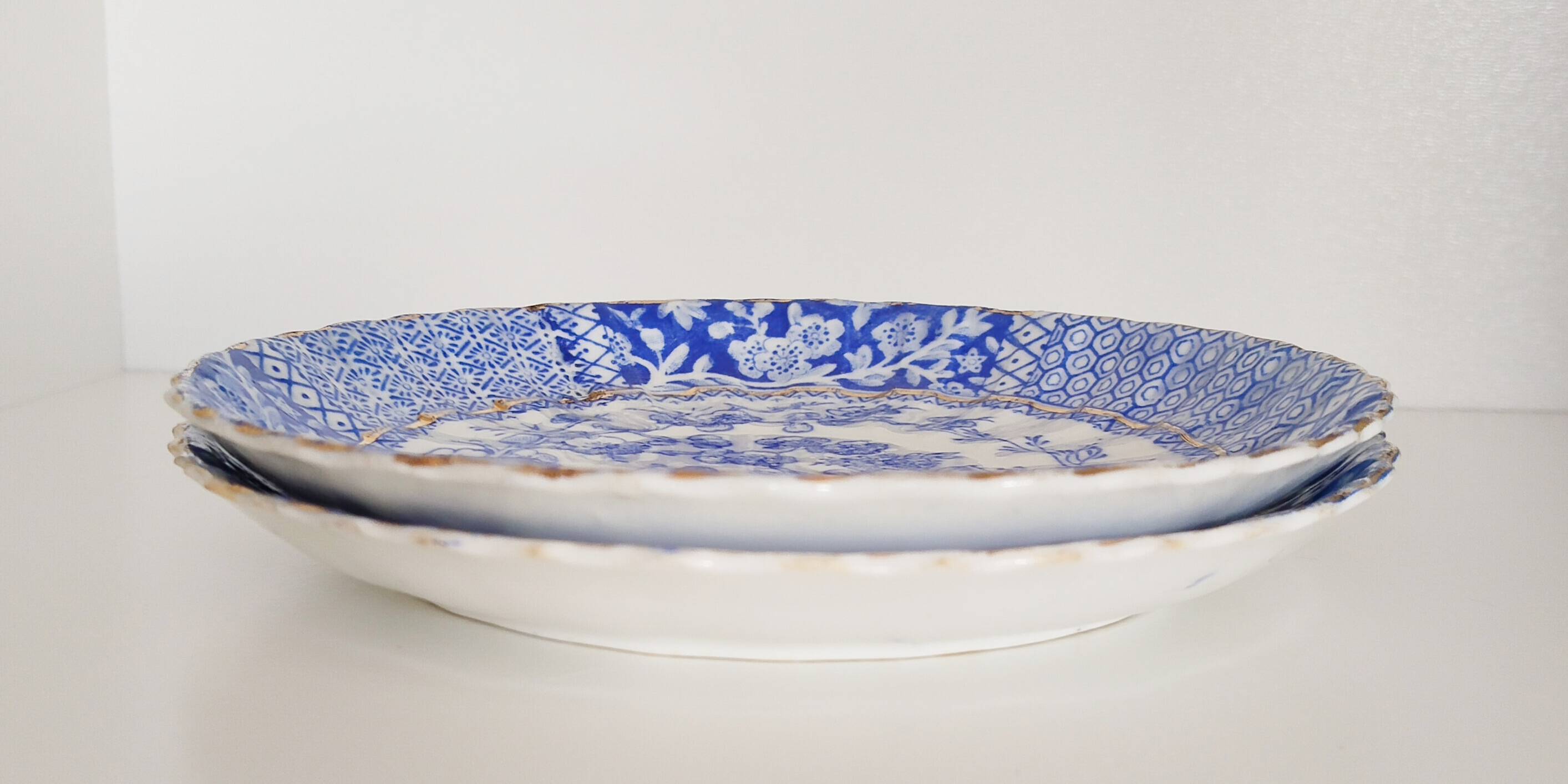 Set of 2 saucers, Lunéville lace, blue and gold, Blairs